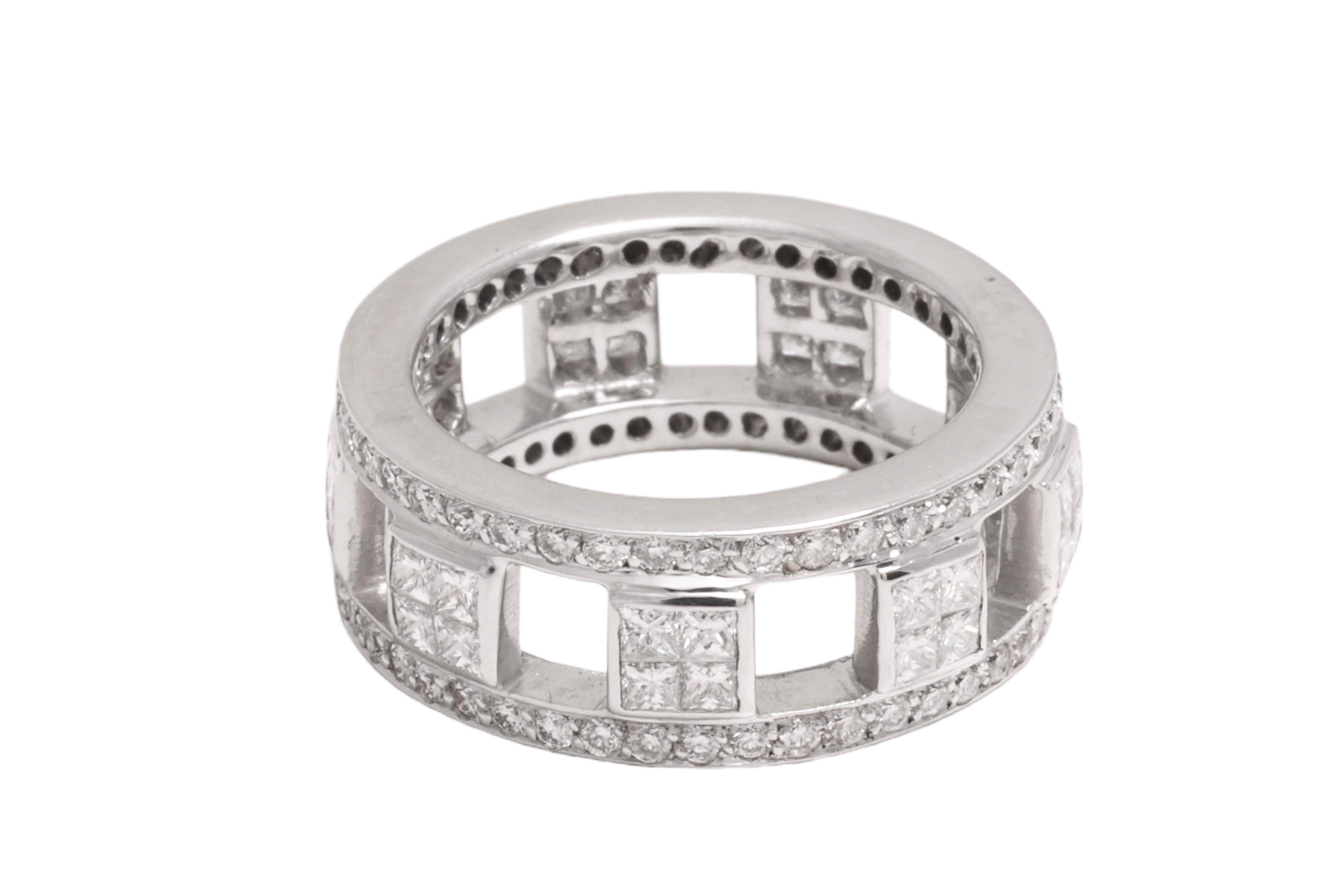 Women's 18 kt. White Gold Eternity Ring With 1.92 ct. Princess & Brilliant Cut Diamonds For Sale