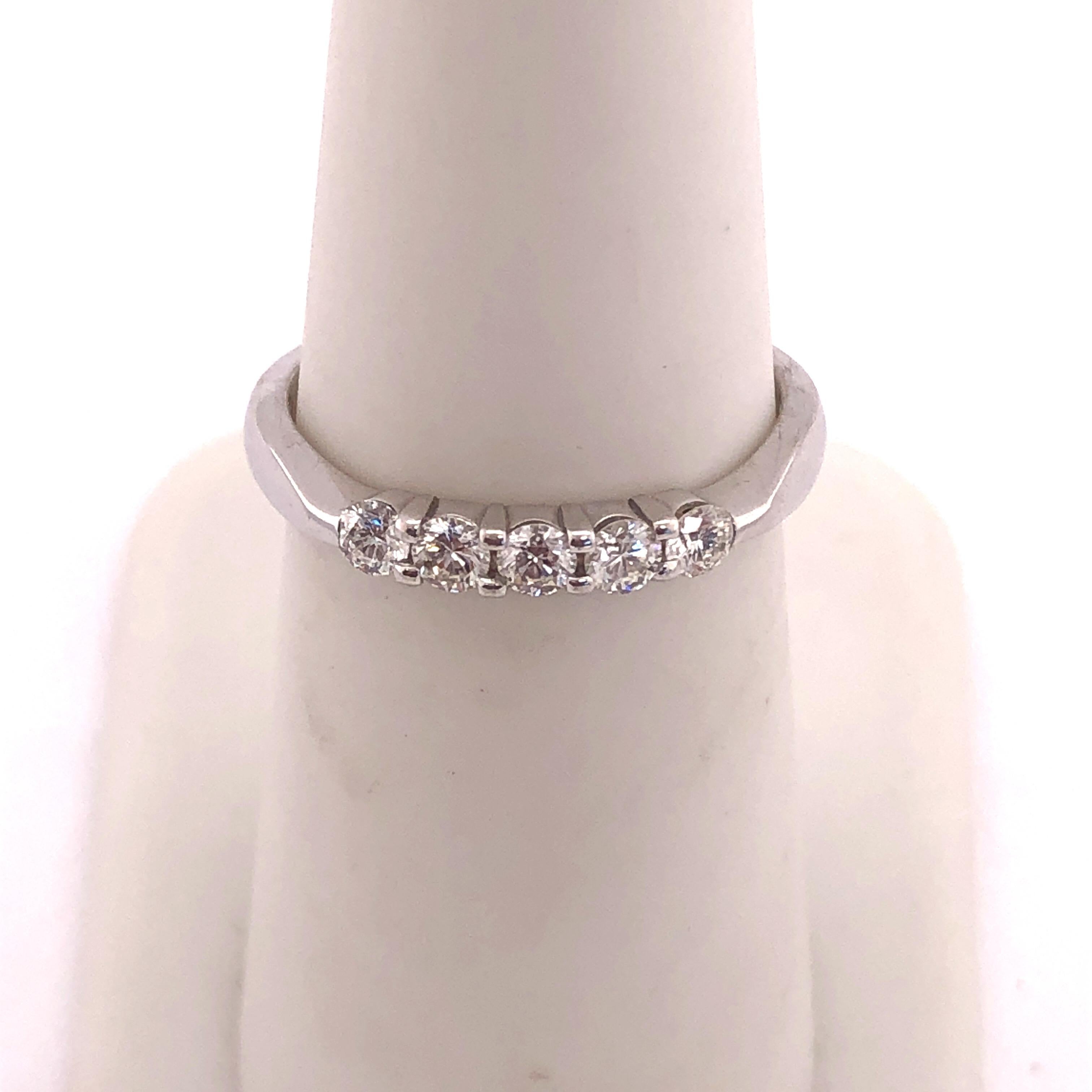 Alliance d'anniversaire de mariage en or blanc 18 carats avec cinq diamants 0,33 TDW Unisexe en vente