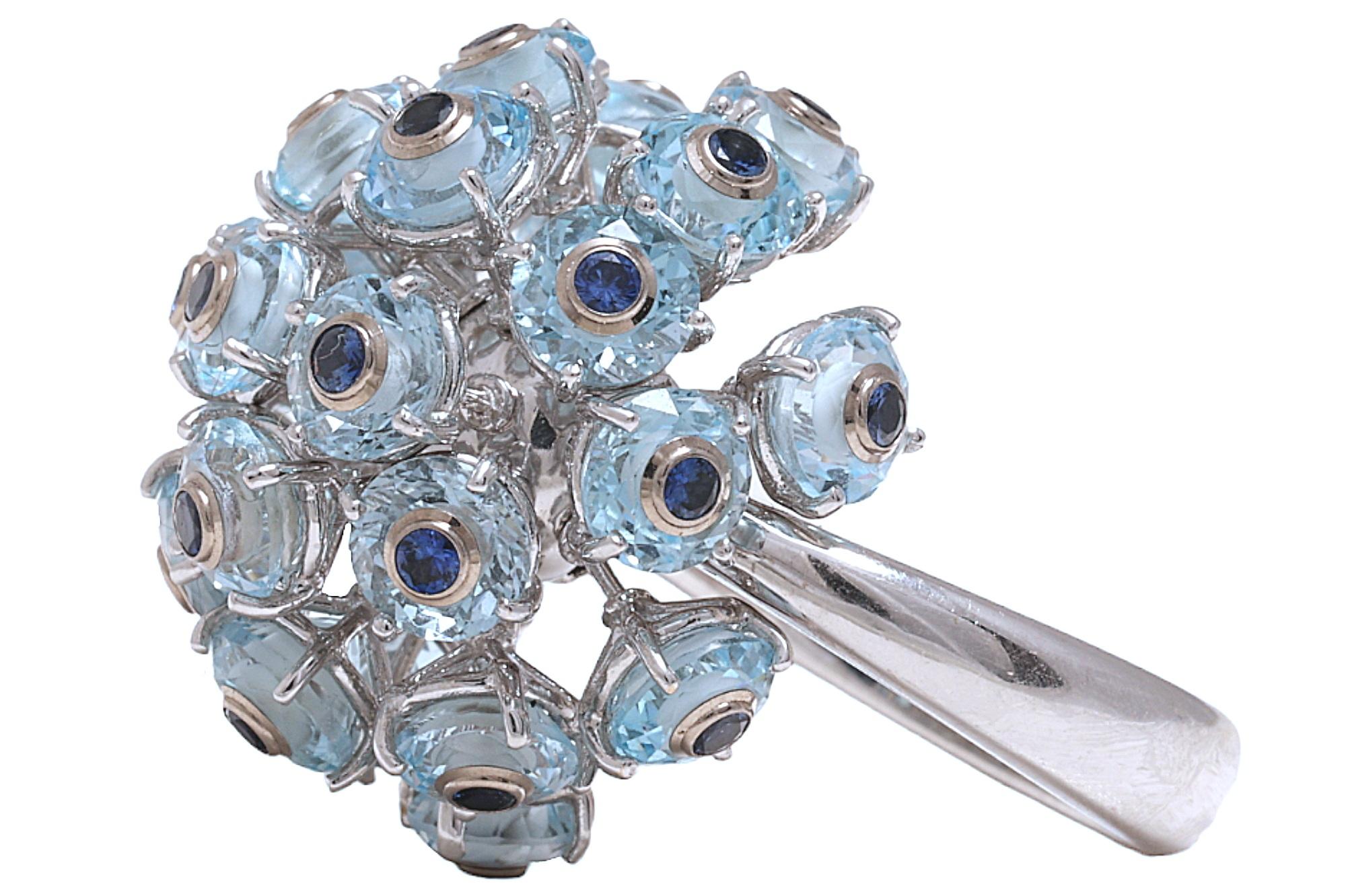 Stunning stylish Flexible ring in 18 kt. white gold

Sapphires & Topaze : 30 sapphires set in Topaze Stones


Material: 18 kt. White gold

Ring size: 53 1/2 EU / 6 3/4  US

Total weight: 17.3 grams / 0.610 oz / 11.1 dwt
