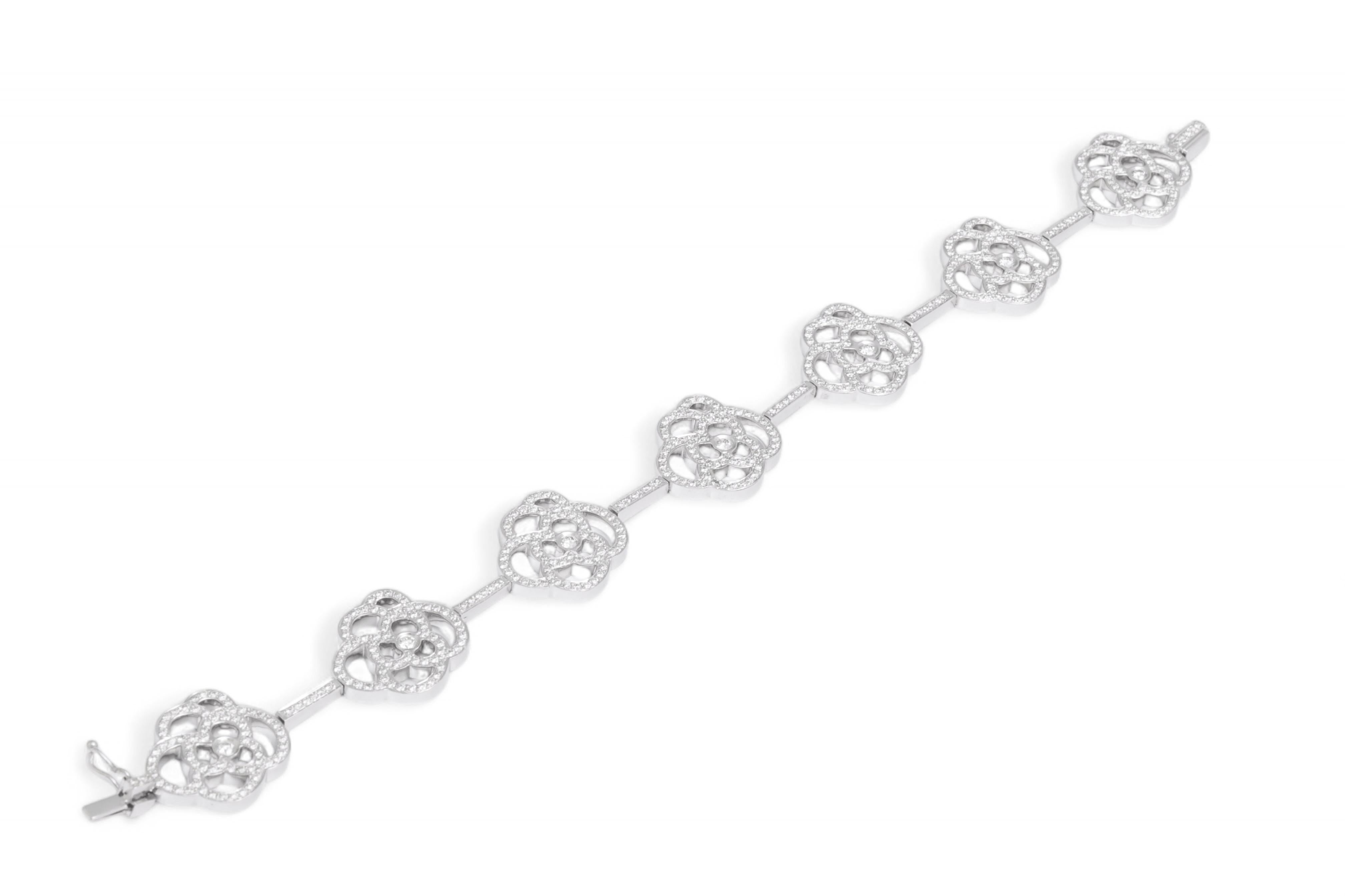 18 Kt Weißgold Floral Design Voll Diamant Set Armband für Damen oder Herren im Angebot