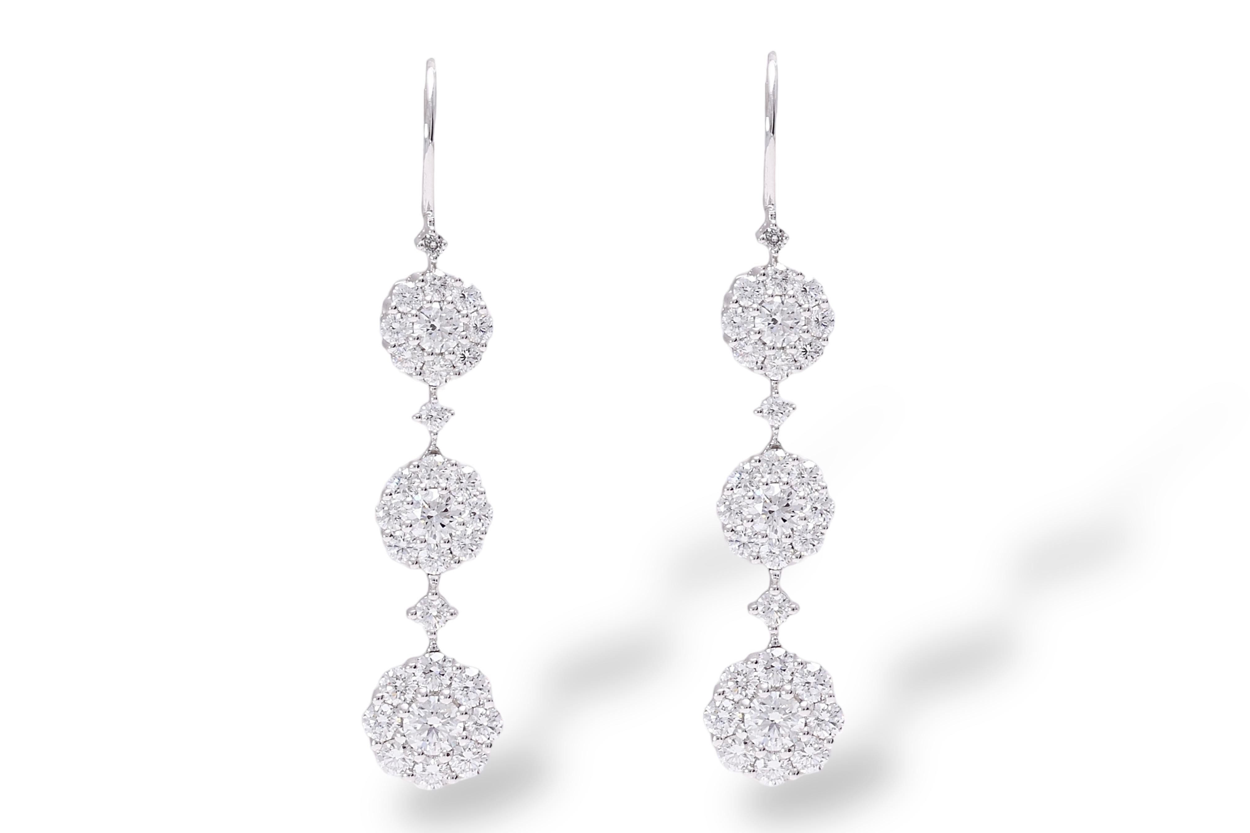 18 kt. White Gold Flower Earrings With 2.66 ct. Diamonds For Sale 5
