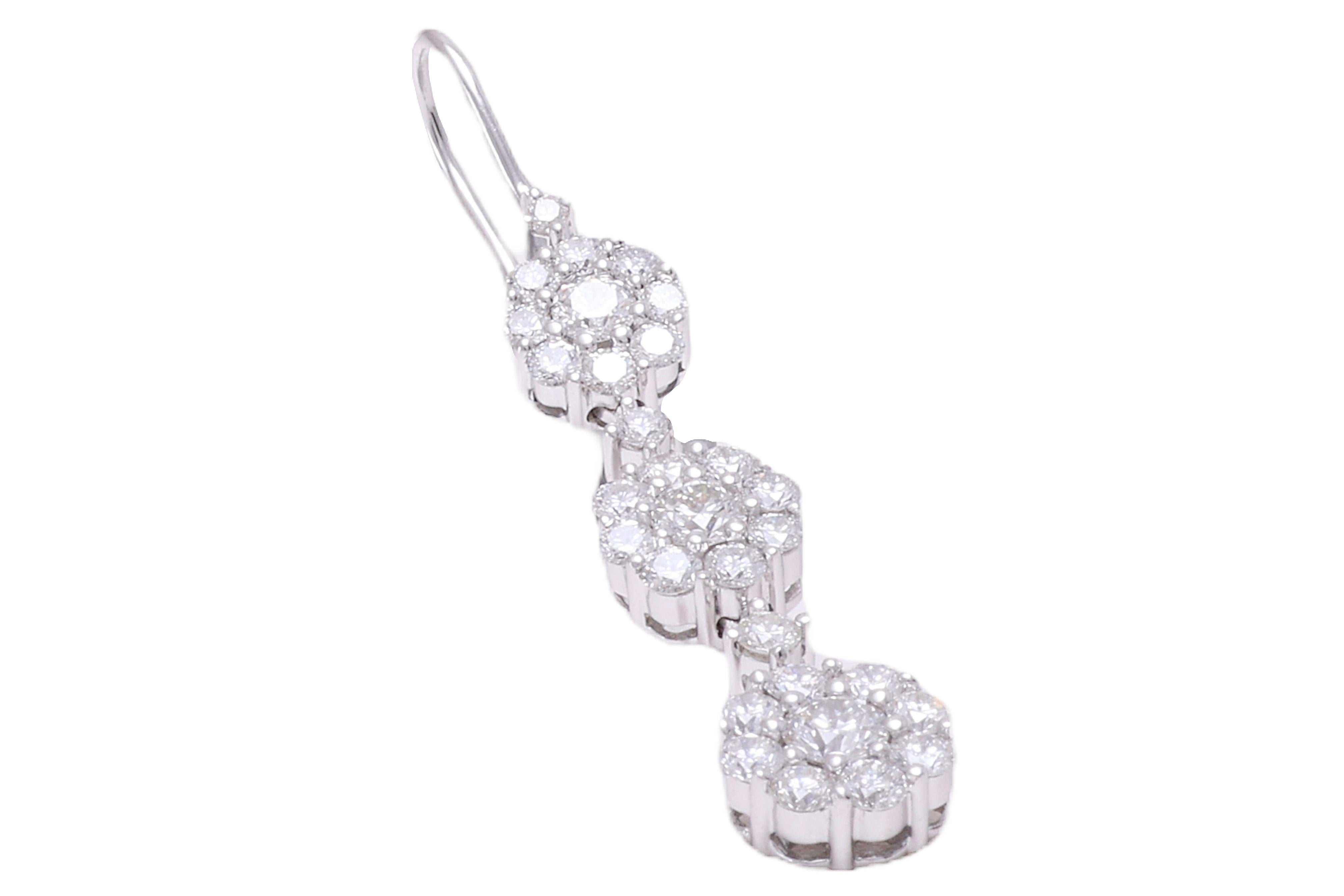 Brilliant Cut 18 kt. White Gold Flower Earrings With 2.66 ct. Diamonds For Sale