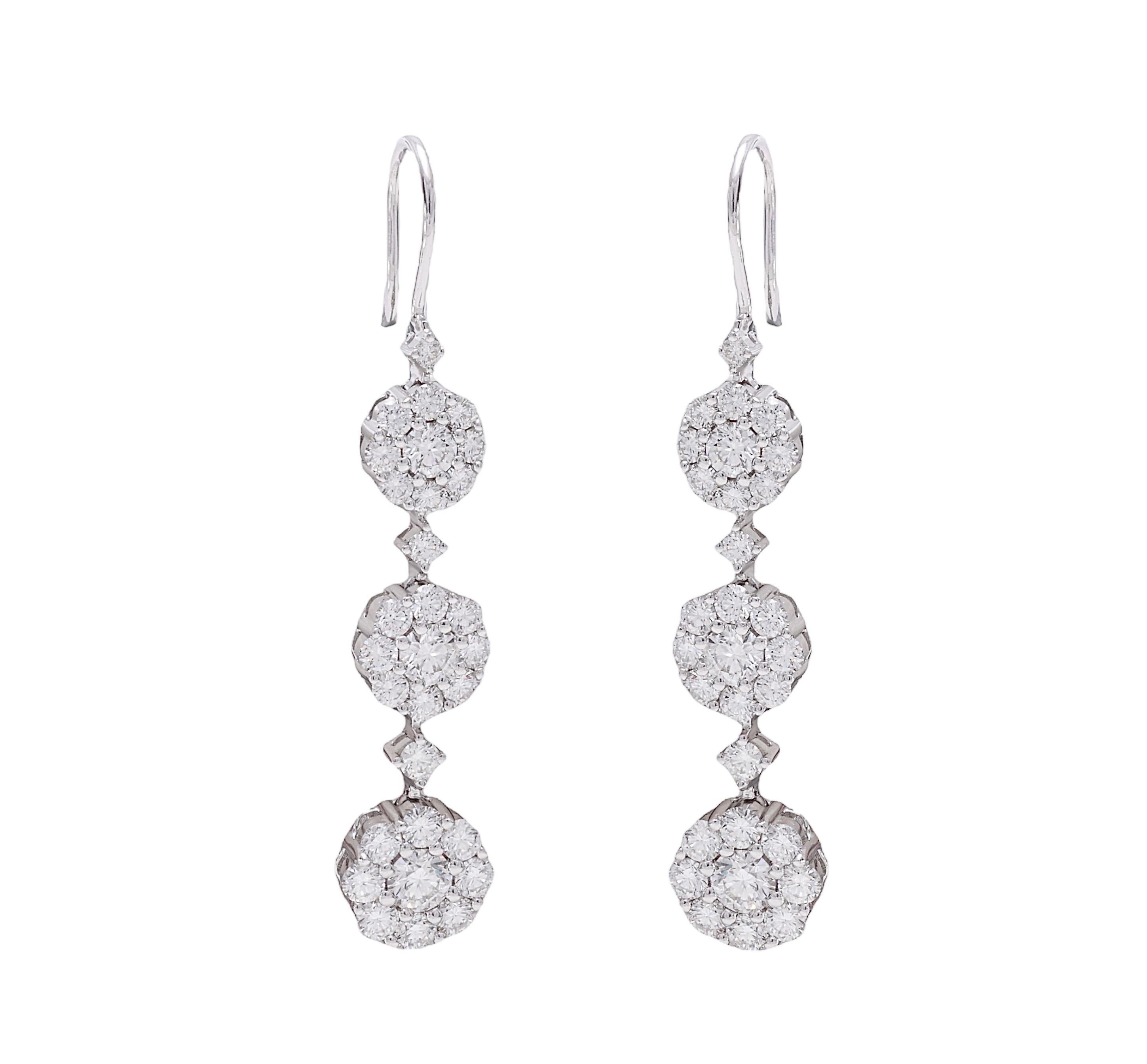 18 kt. White Gold Flower Earrings With 2.66 ct. Diamonds For Sale 3