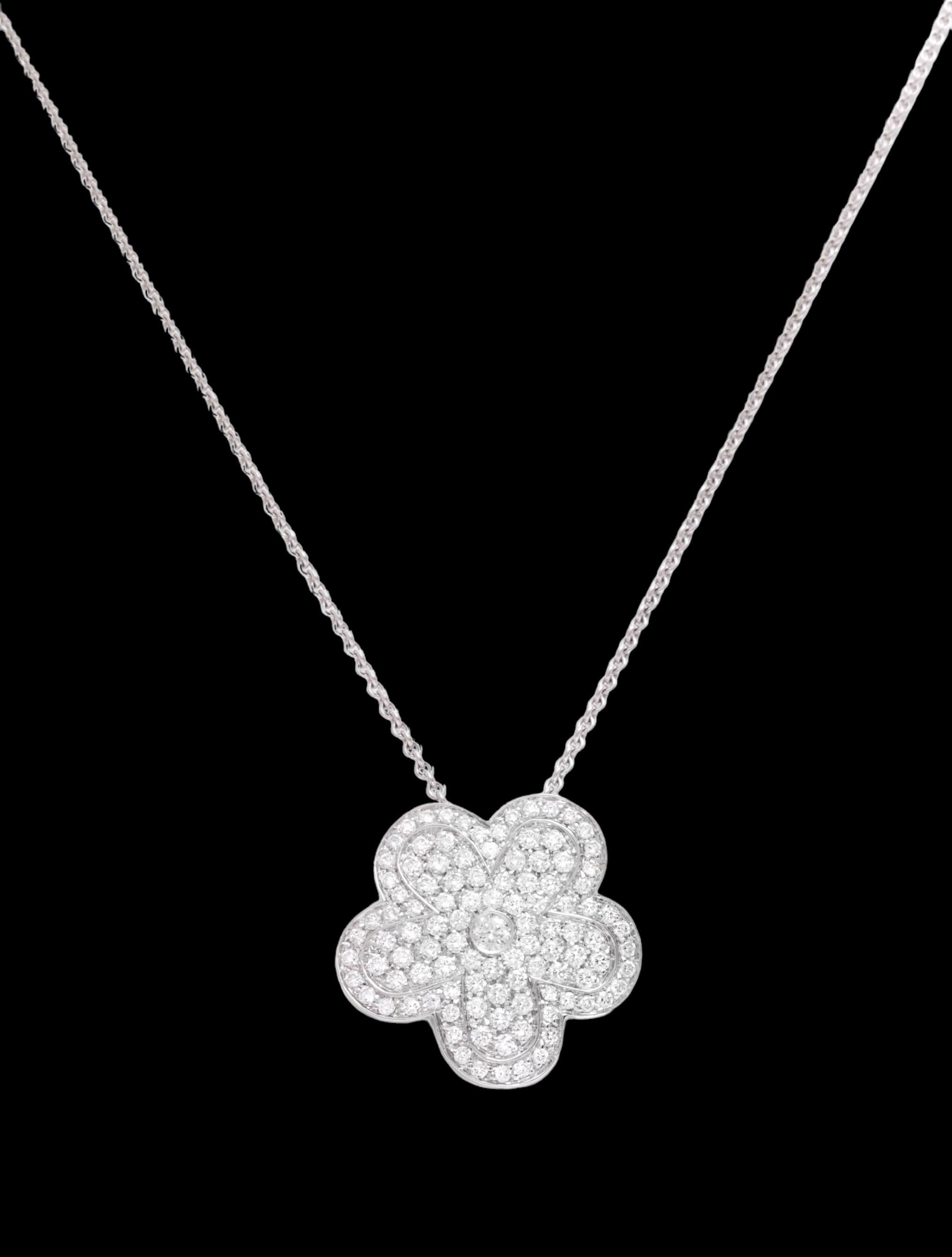 18 kt. White Gold Flower Pendant / Necklace With 1.18 ct. Diamonds For Sale 5