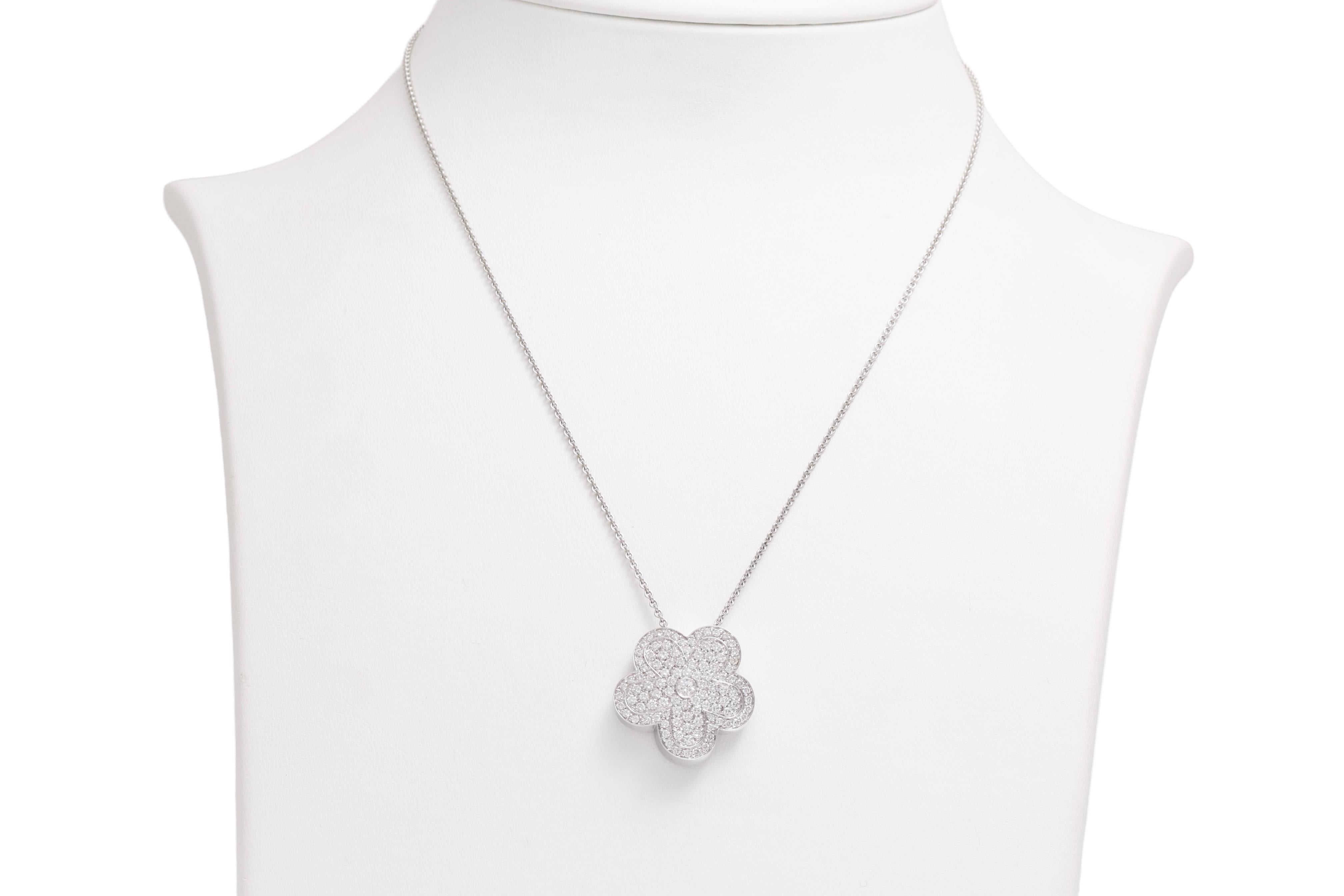 18 kt. Ciondolo/colloquio a forma di fiore in oro bianco con 1,18 ct. Diamanti in vendita 1