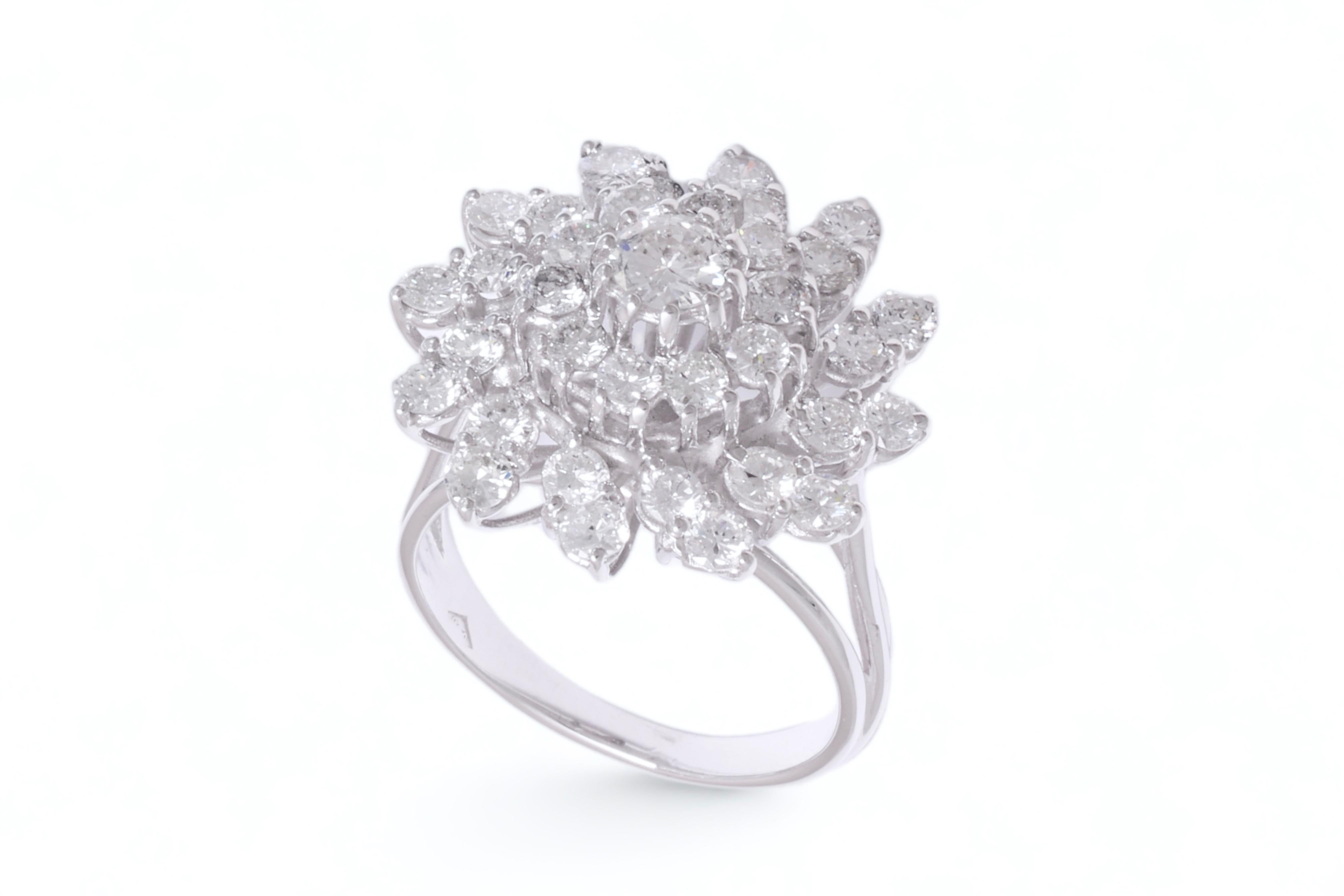 18 kt. White Gold Flower Ring  With 2.85 ct. Diamonds  For Sale 2