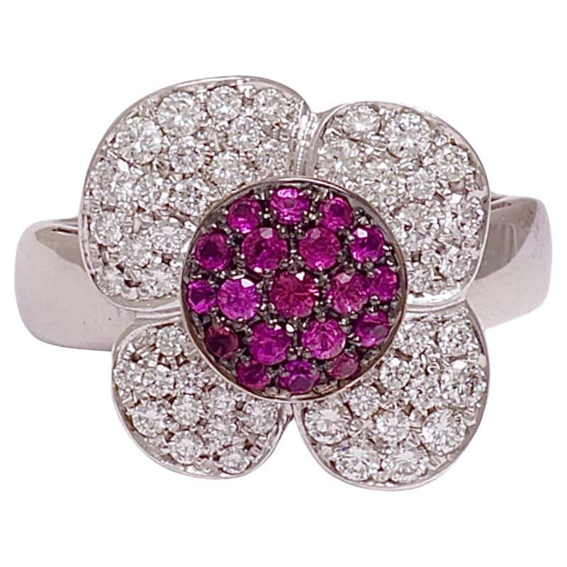 18 kt. Rose Gold Flower Shape Ring With 2.6 ct. Diamonds For Sale at ...