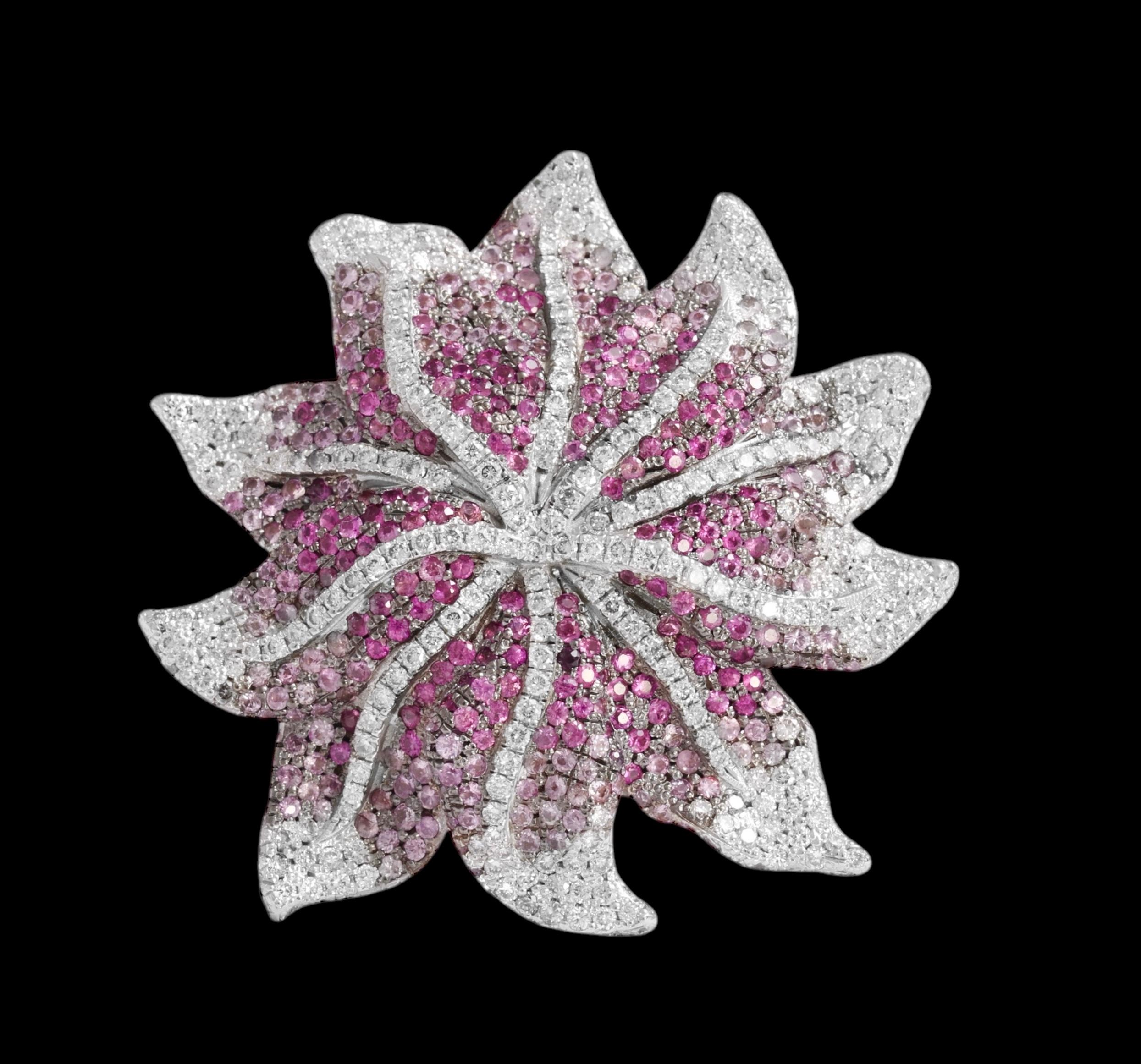 18 Karat Weißgold Blumenförmige Diamanten und Saphire in Blumenform, einzigartig im Angebot 8