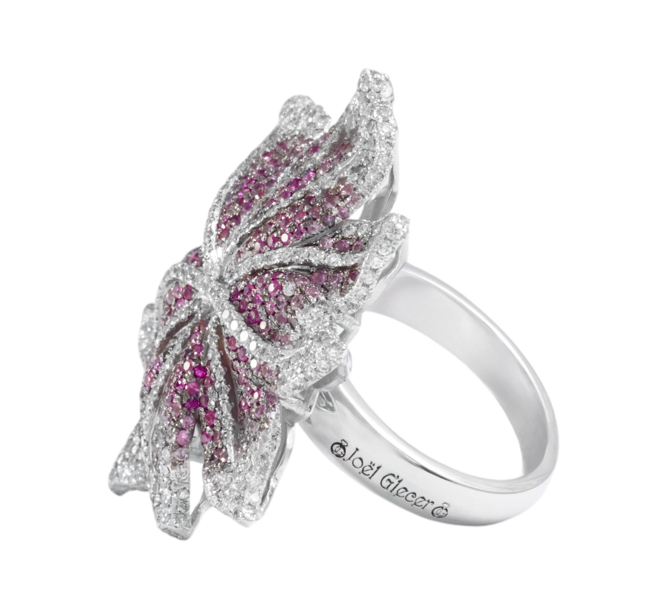 18 Karat Weißgold Blumenförmige Diamanten und Saphire in Blumenform, einzigartig im Angebot 1