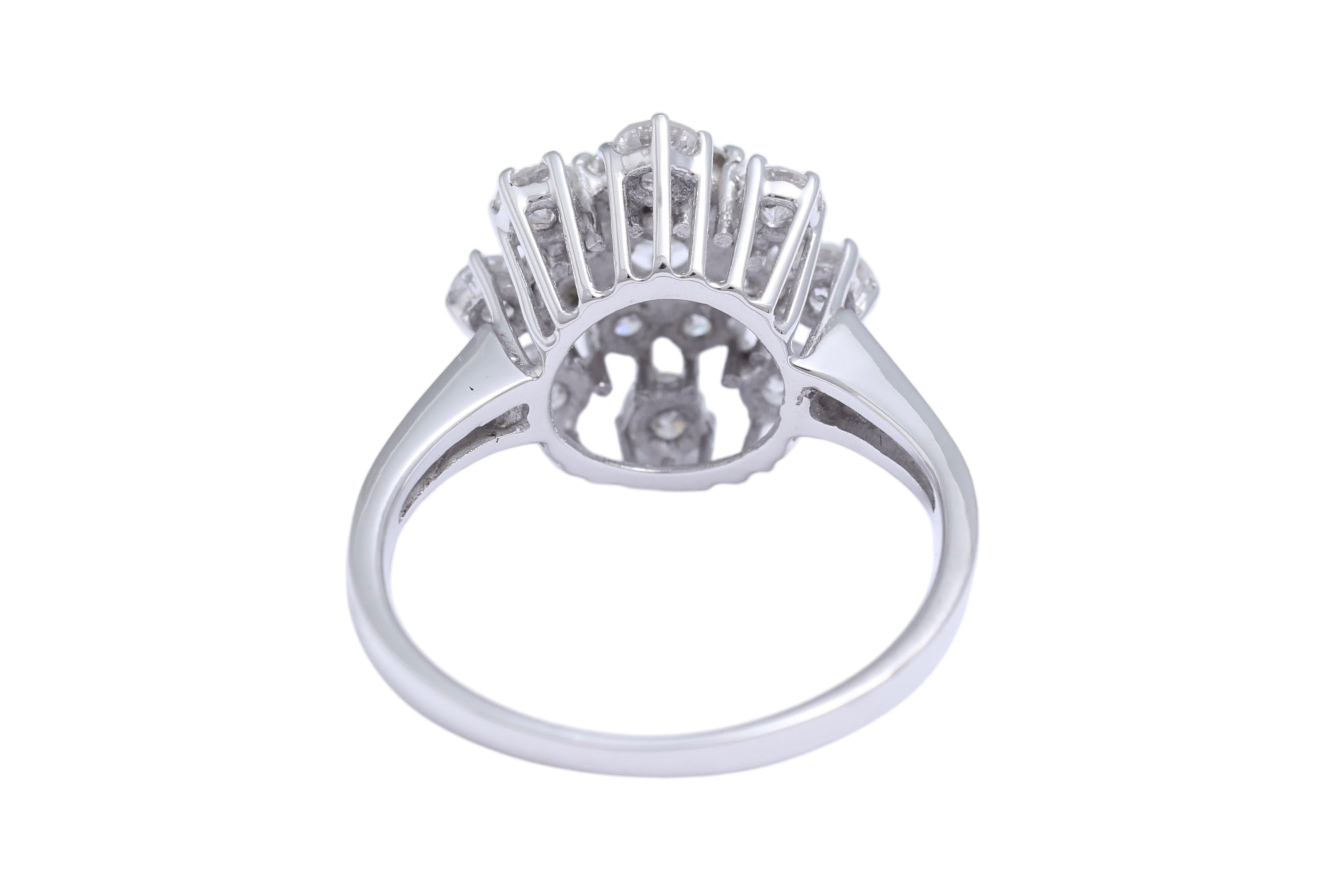 18 Kt White Gold Flower Shaped Ring with Diamonds For Sale 1