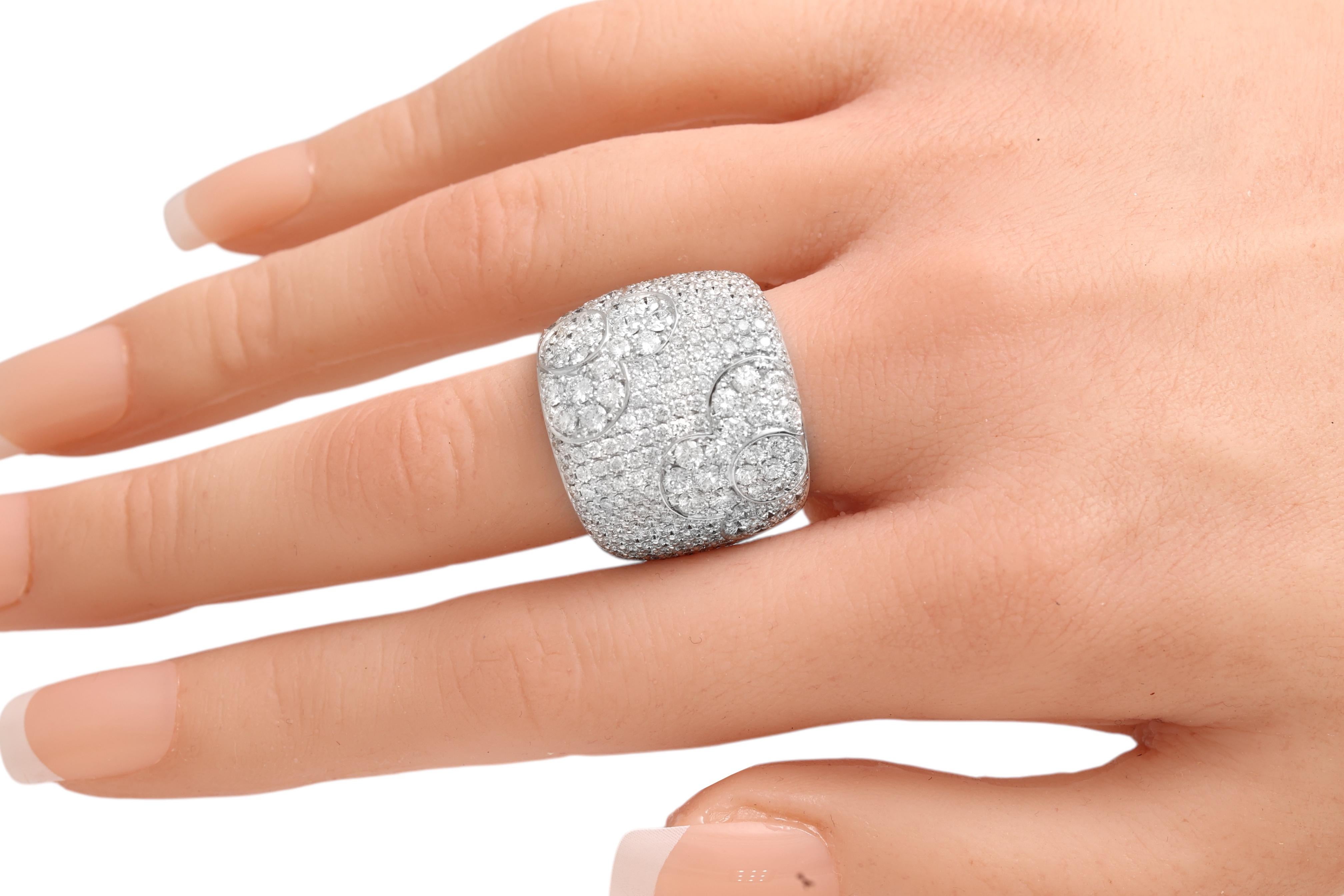 18 Kt White Gold Full Diamonds Pavé Set Ring, Floral Design For Sale 6