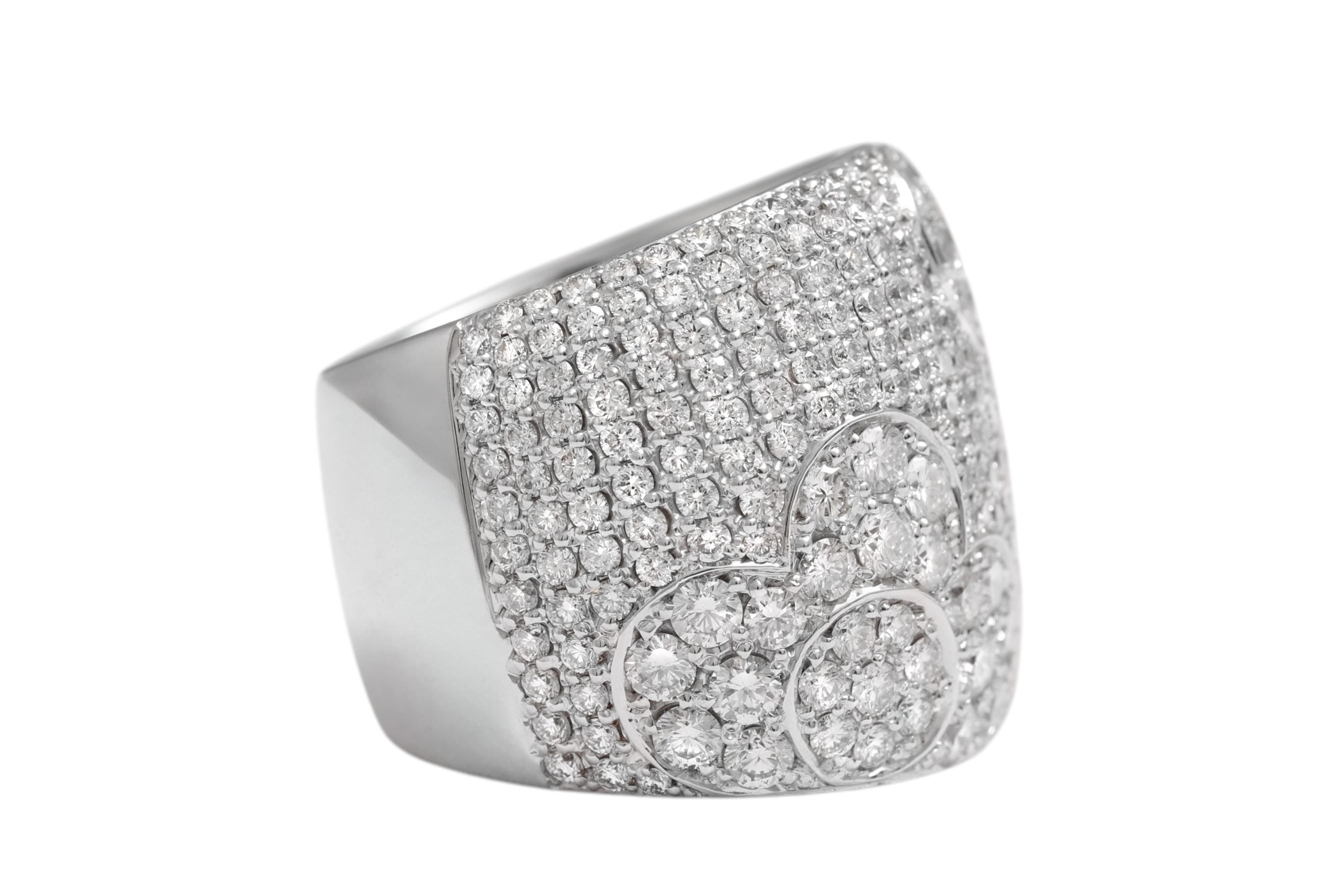 18 Kt White Gold Full Diamonds Pavé Set Ring, Floral Design For Sale 1