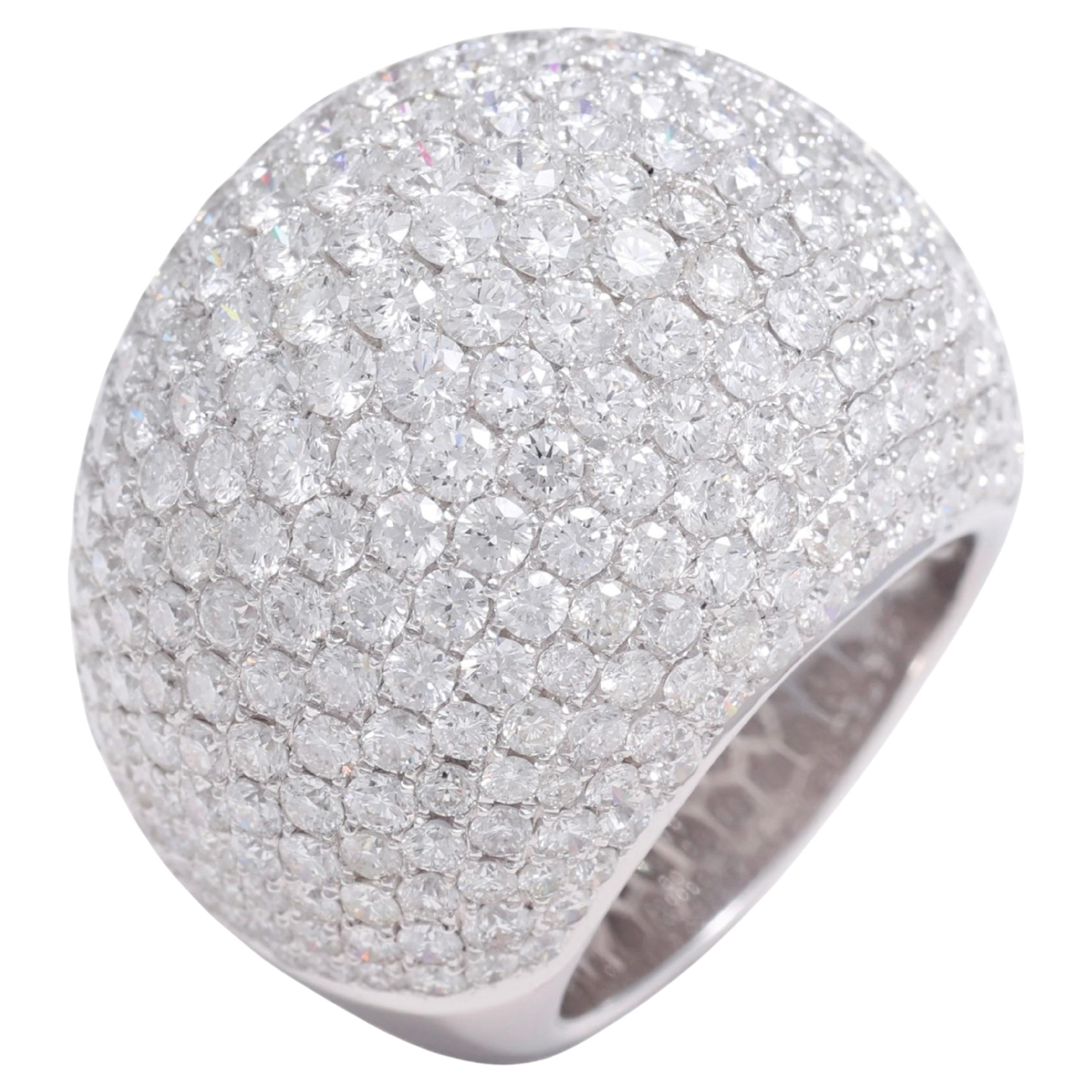 18 kt White Gold, Full Pavé 12.6 Carats Diamonds Cocktail Ring
