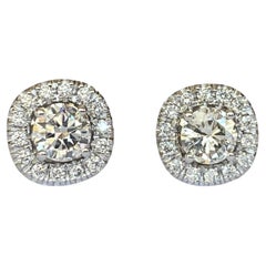 18 Kt White Gold Halo stud Earrings with Diamonds