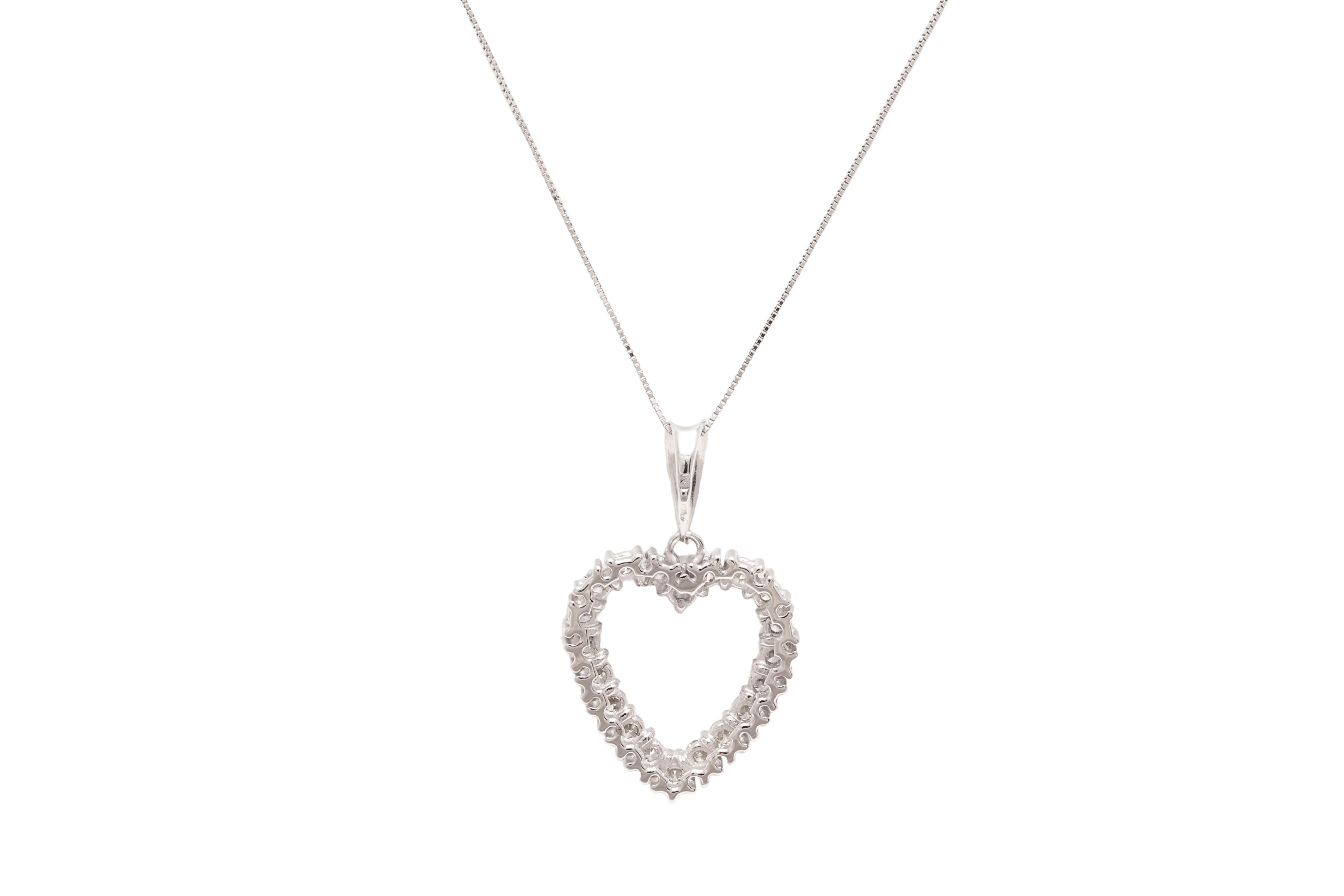 Women's or Men's 18 kt. White Gold Heart Pendant Necklace with 0.80 ct. Diamonds For Sale