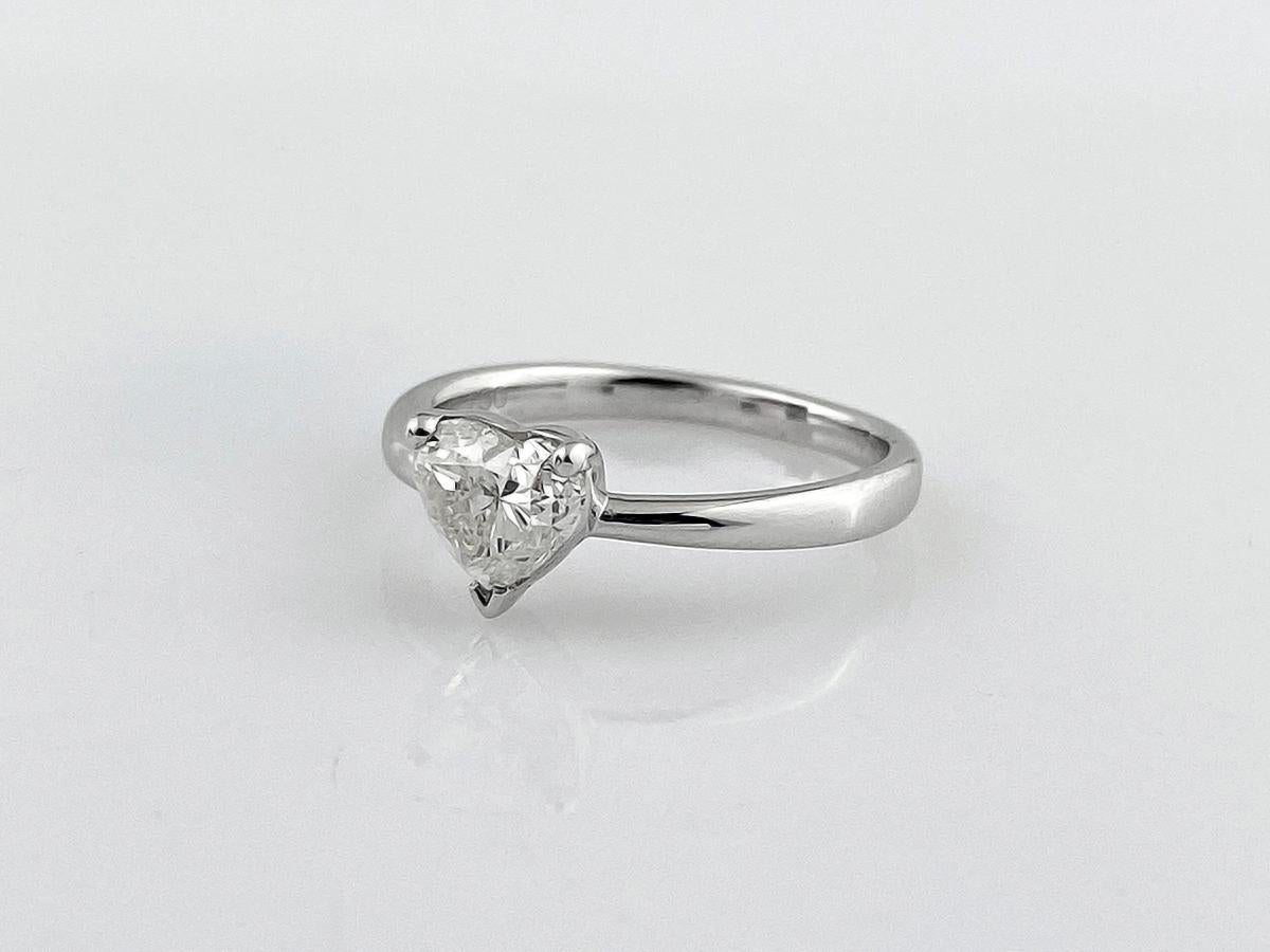 18 KT Weißgold Herzform Diamant Solitär Ring im Zustand „Neu“ im Angebot in Antwerp, BE