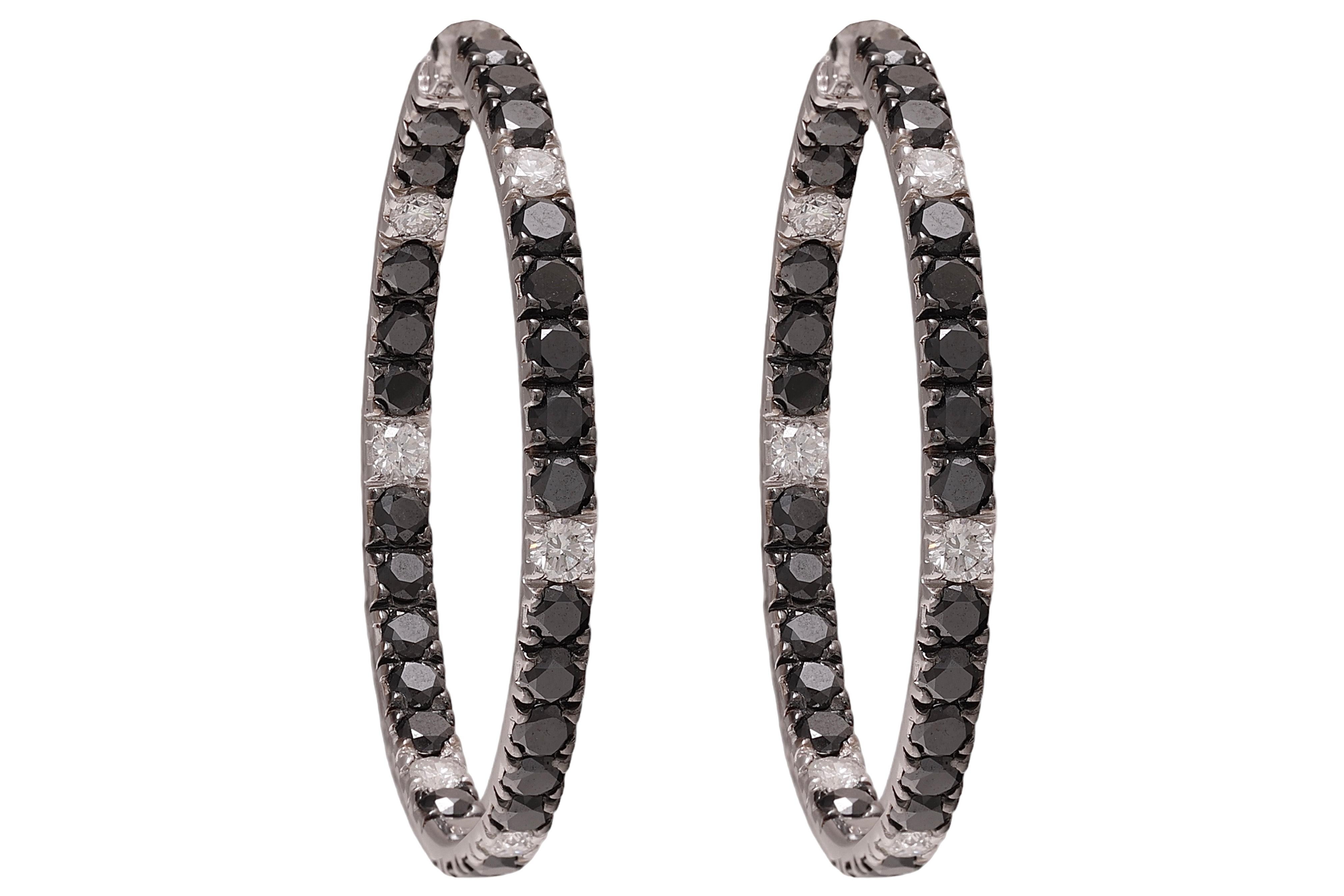 18 kt. Creolen aus Weißgold mit 2,01 Karat. Diamanten, 10,93 Karat. Schwarze Diamanten für Damen oder Herren im Angebot