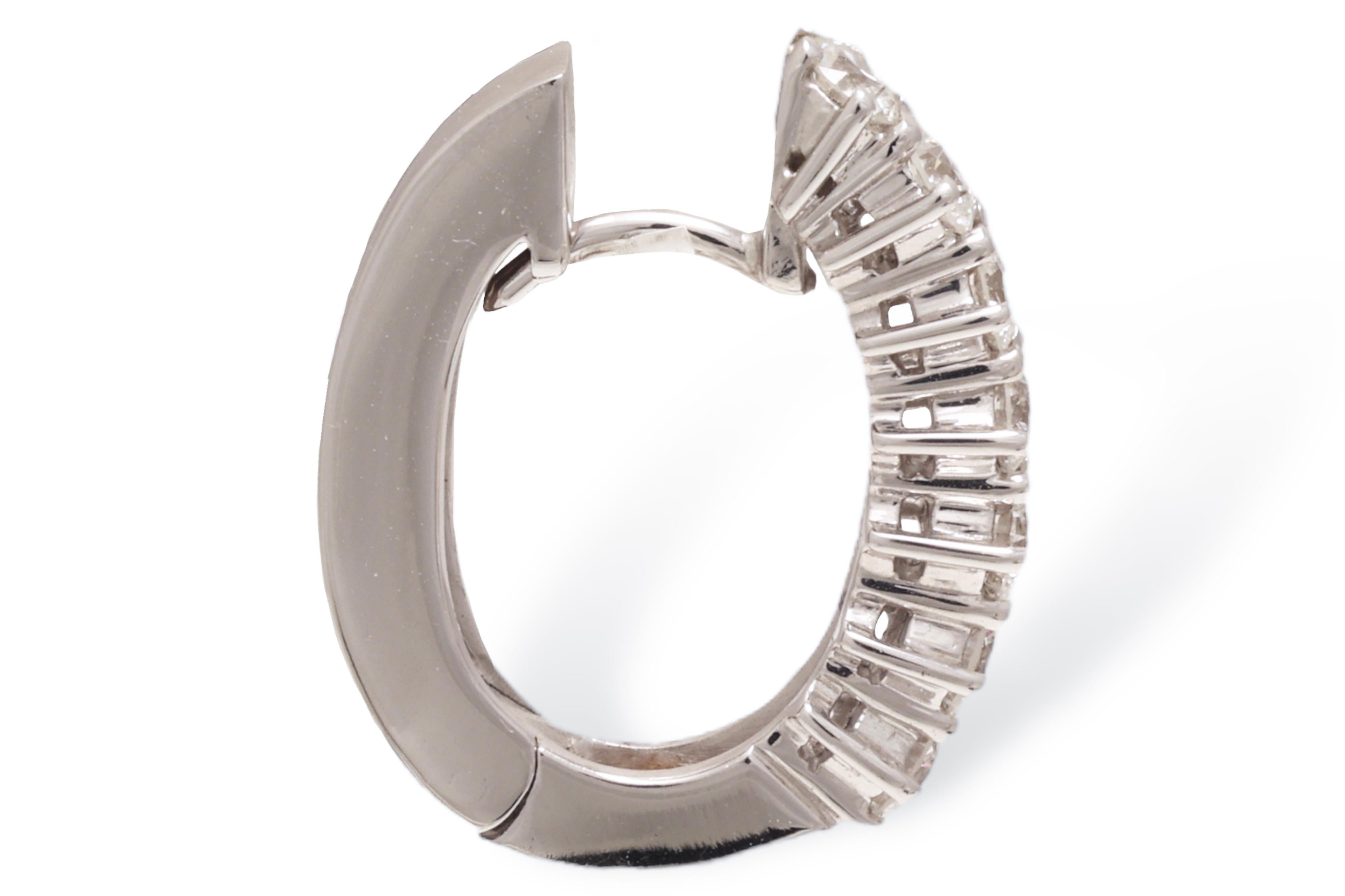 Women's or Men's 18 kt. White Gold  Loop Earrings With 1.4ct Brilliant Cut Diamonds For Sale