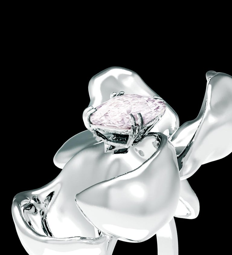 18Kt Gold Magnolia Ring with GIA Certified 0.7 Carat Fancy Light Pink