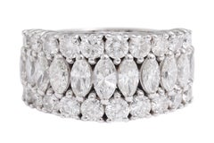 18 Kt White Gold Marquise & Brilliant Cut Diamonds Engagement Ring
