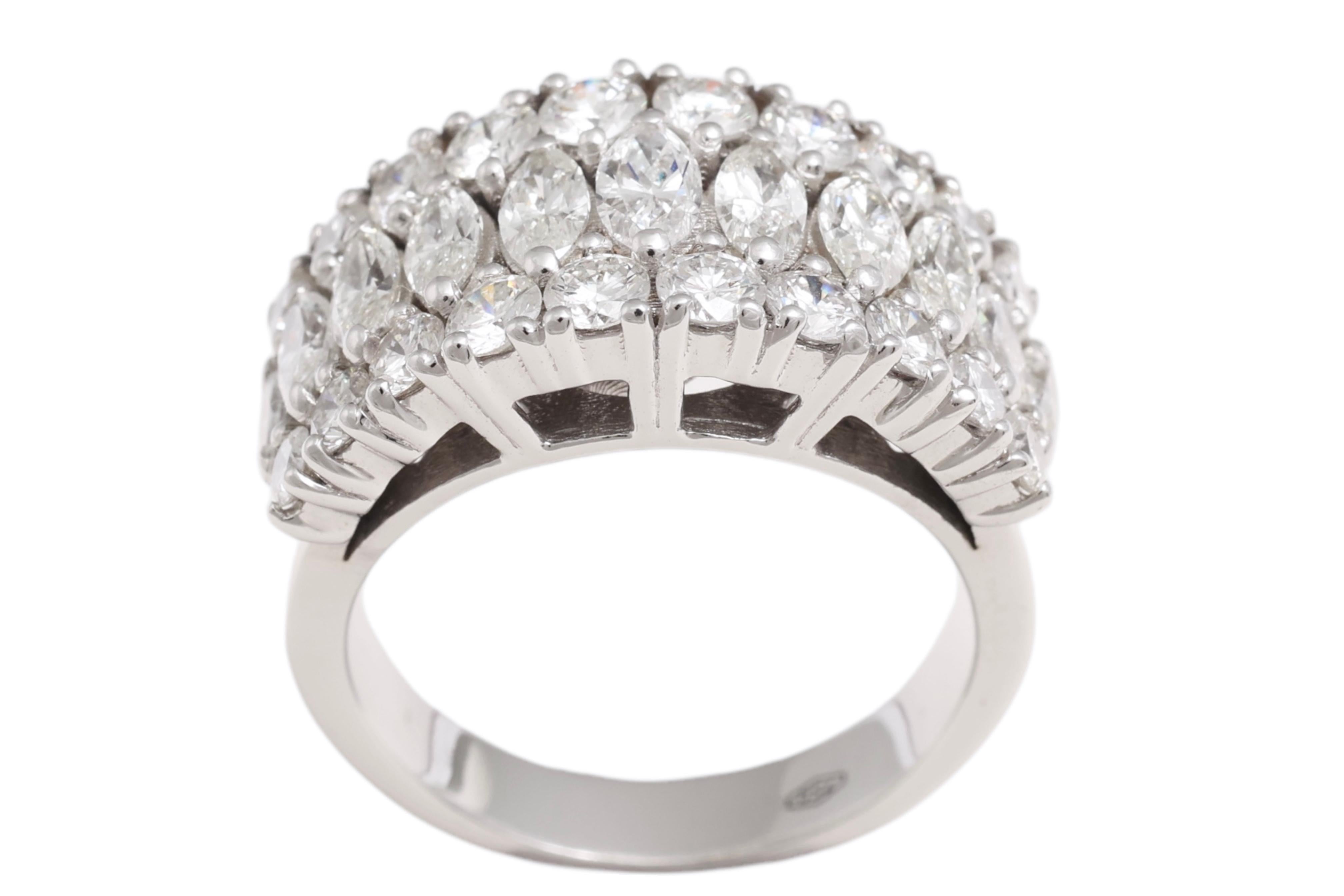 18 Kt White Gold Marquise & Brilliant Cut Diamonds Engagement Ring For Sale 2