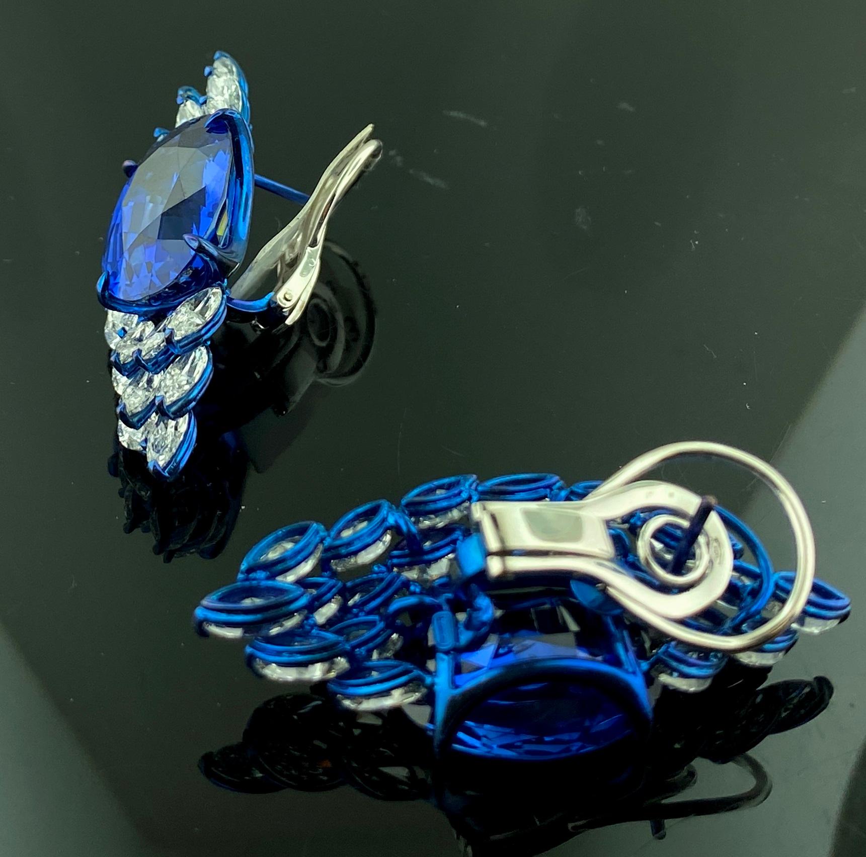 18 Karat Weißgold Ohrringe mit Marquise-Diamant und je 18 Karat blauen Saphiren im Zustand „Hervorragend“ im Angebot in Palm Desert, CA