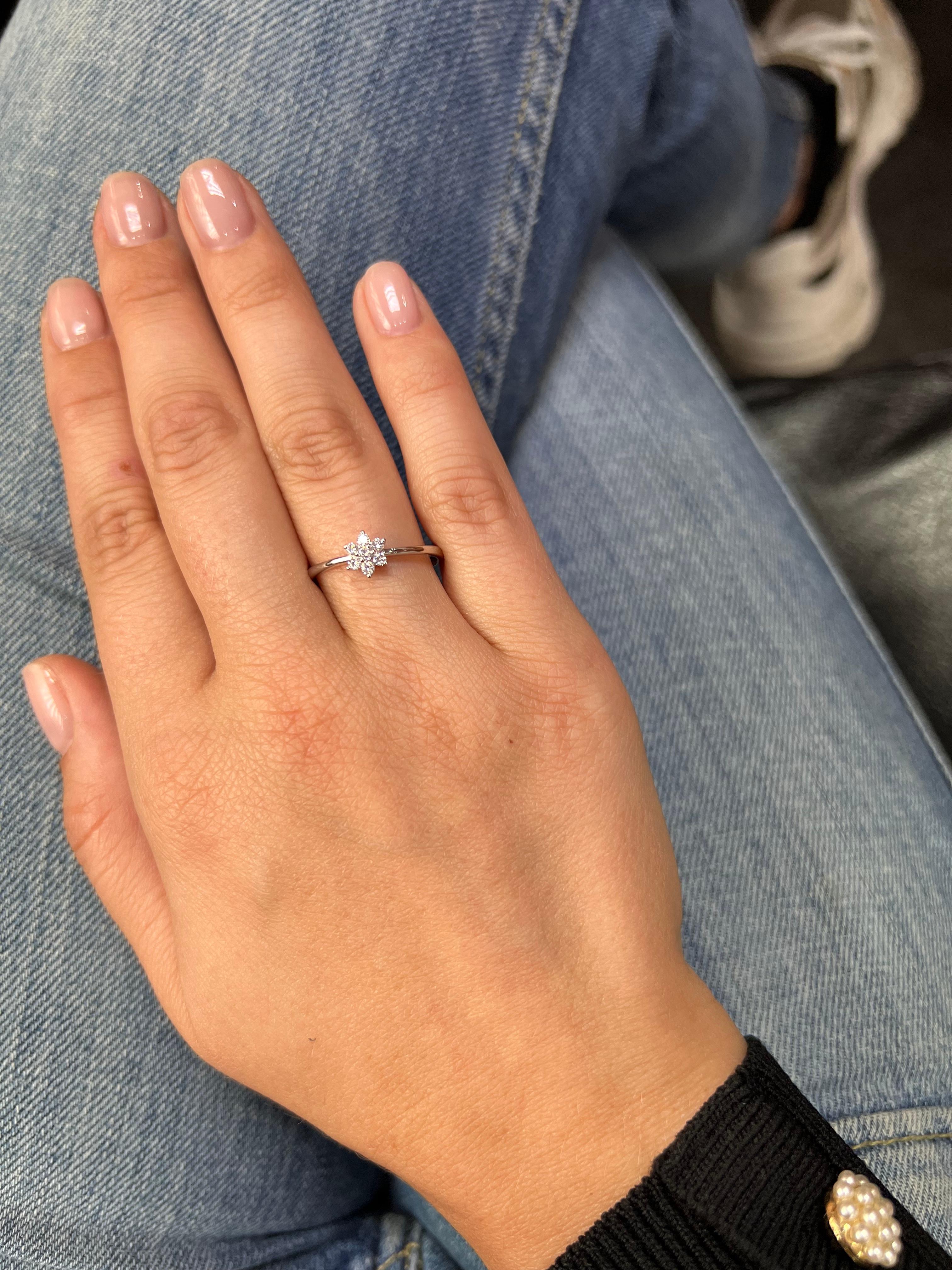 For Sale:  18 Karat White Gold Minimalistic Flower Cluster Diamonds Engagement Ring 5