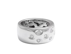 18 Kt White Gold Modern Diamond Set Ring