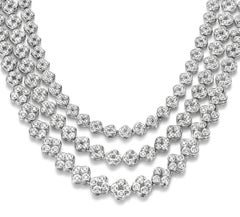 18 kt. Collana a più fili in oro bianco con 23,48 ct. Diamanti taglio brillante