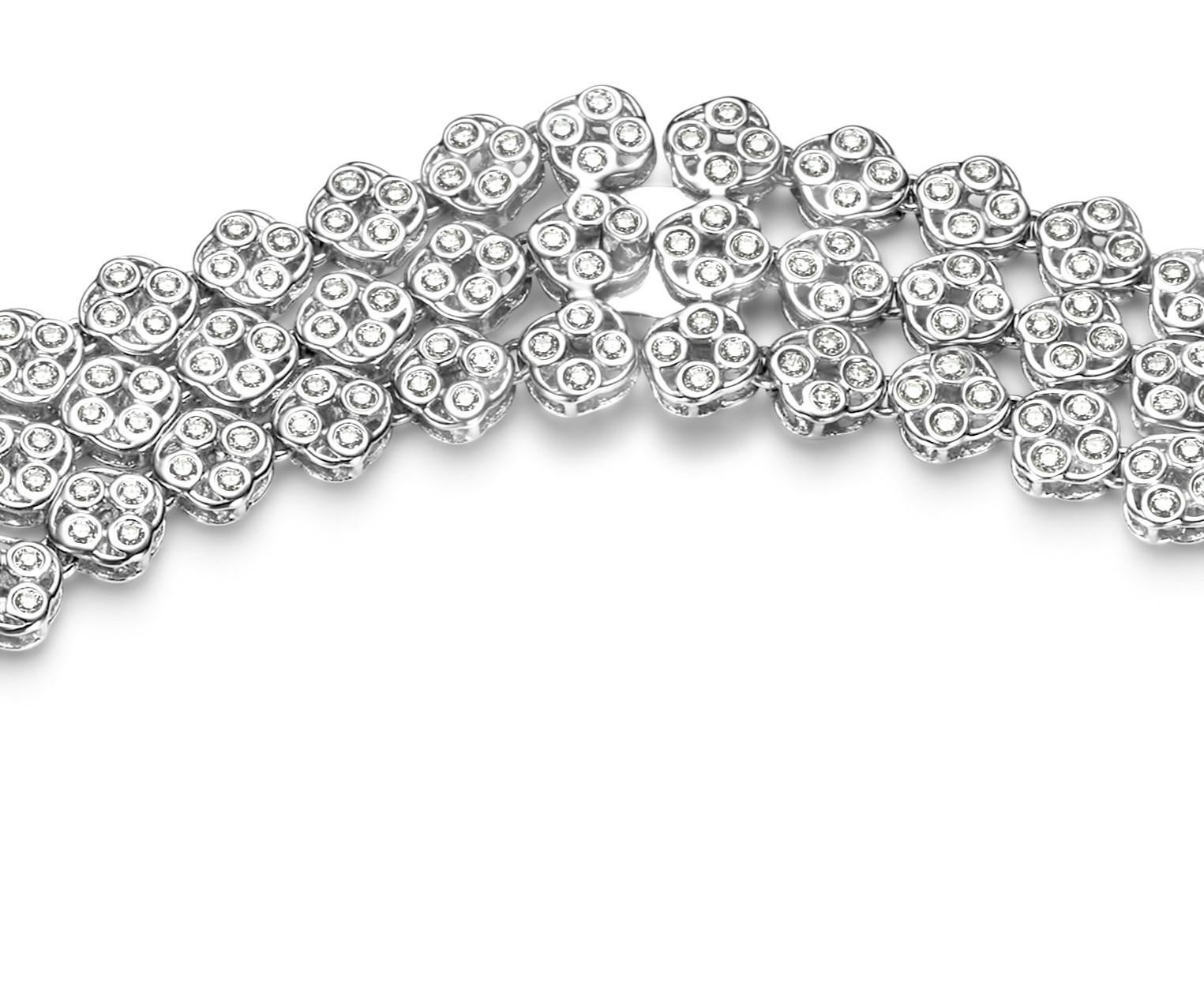 18 kt. Mehrreihige Weißgold-Halskette mit 23,48 kt. Diamanten im Brillantschliff  für Damen oder Herren im Angebot