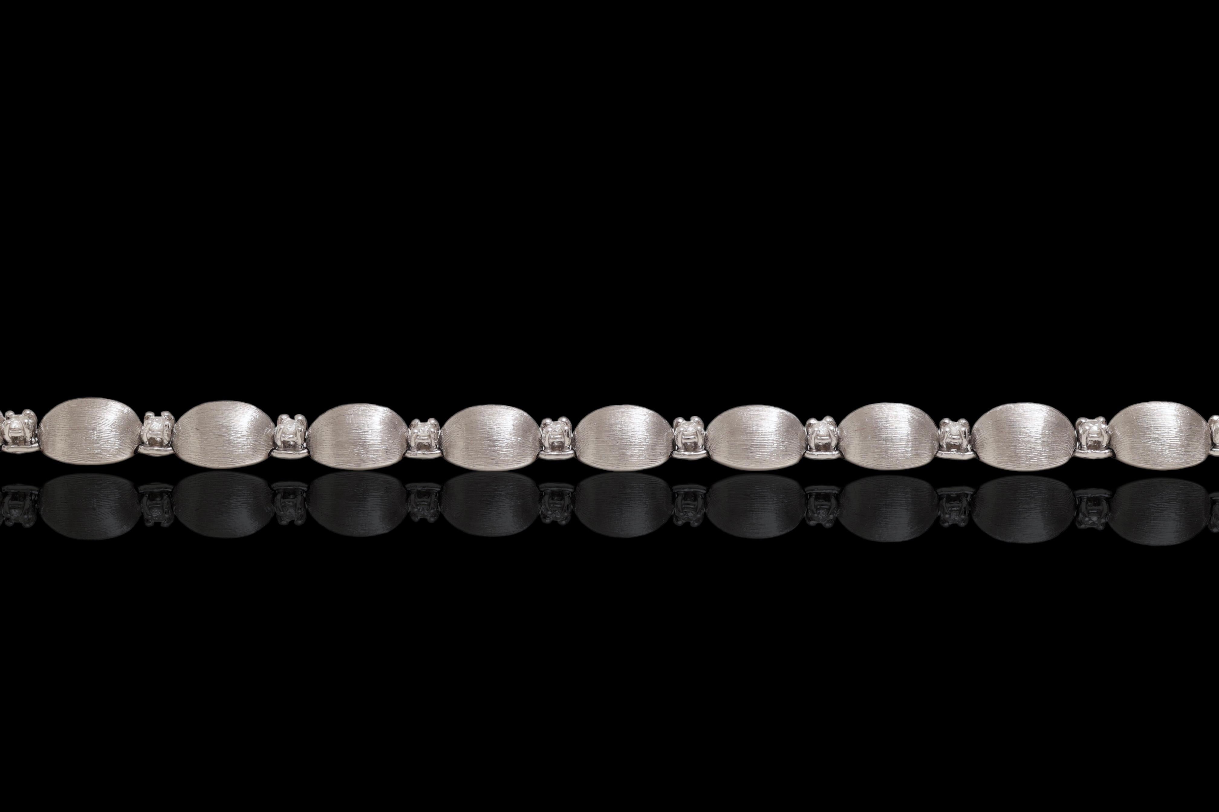 18 Kt White Gold Nanis Diamond Necklace with Satiné Finish For Sale 5
