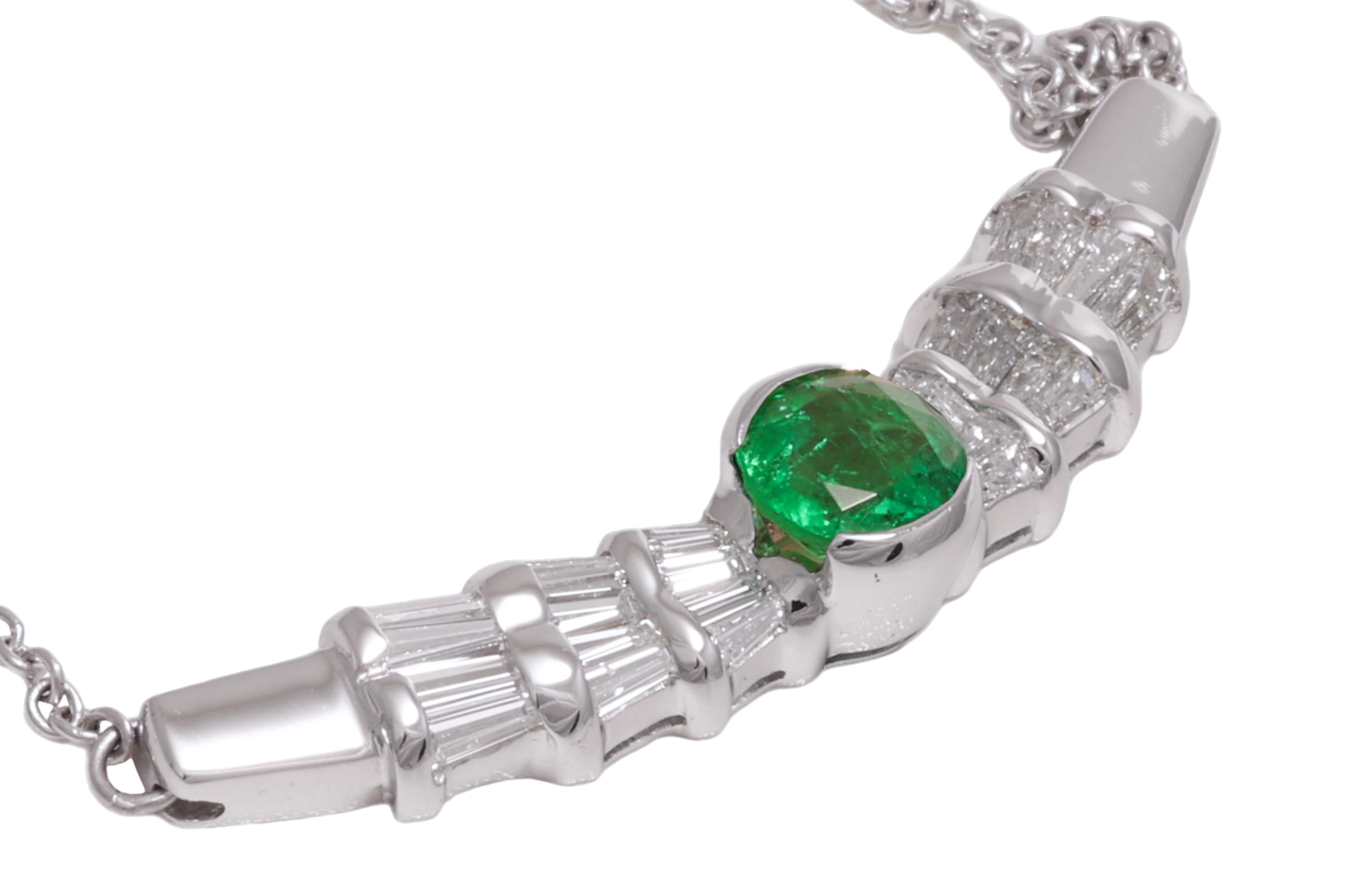 da uomo o donna 18 kt. Collana in oro bianco con 1 ct. Smeraldo e 1,68 Ct. Diamanti in vendita