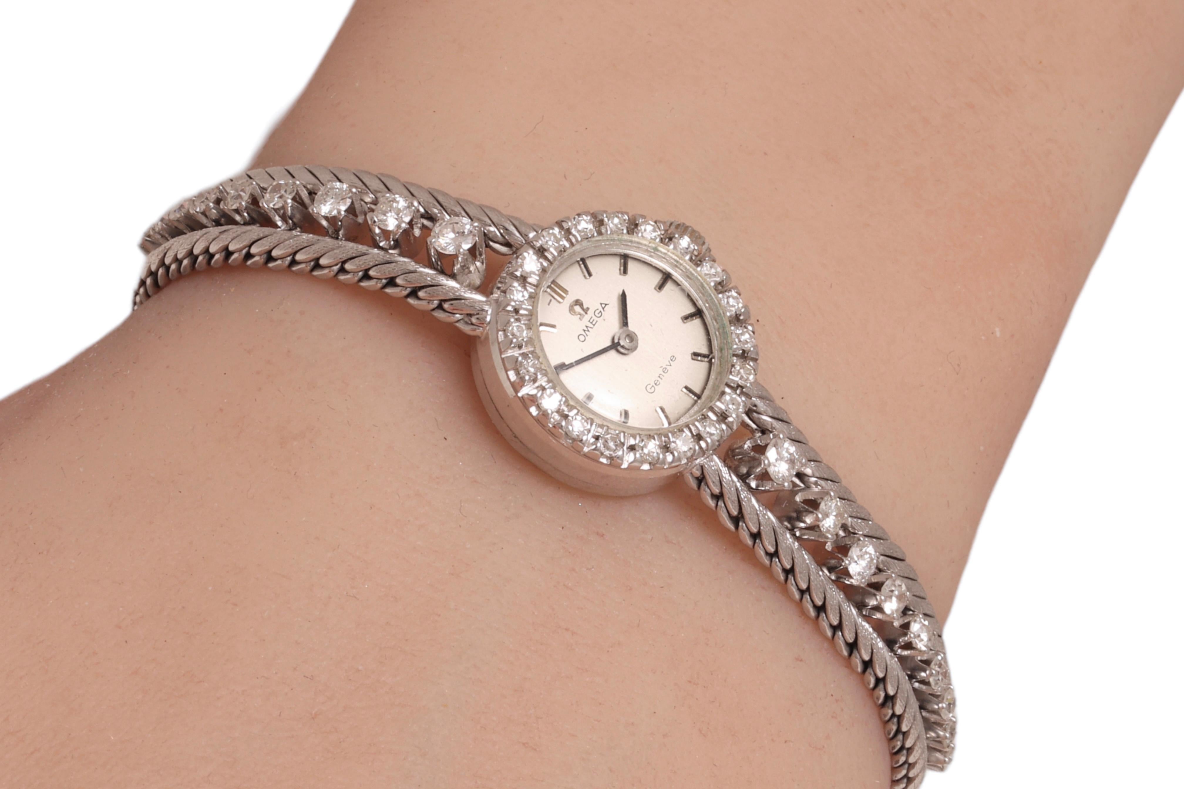 18 kt. White Gold Omega Ladies Automatic Wristwatch with 1.32 ct. Diamonds 4