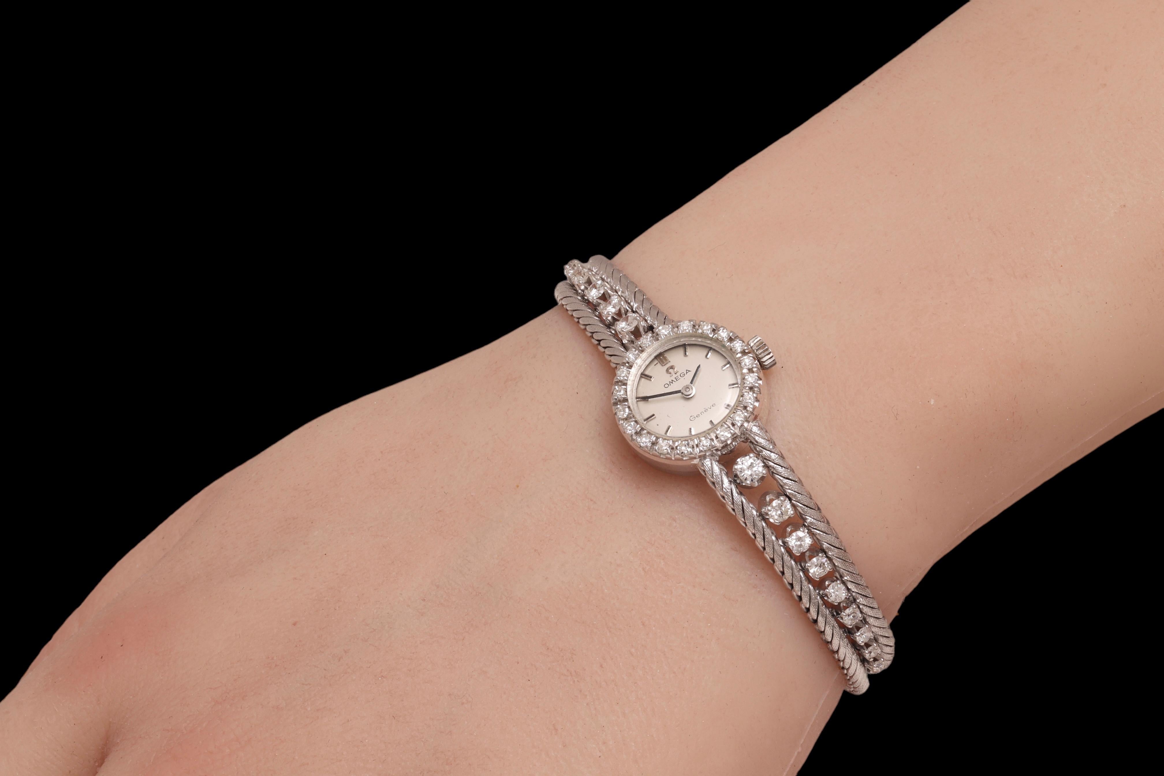 18 kt. White Gold Omega Ladies Automatic Wristwatch with 1.32 ct. Diamonds 6