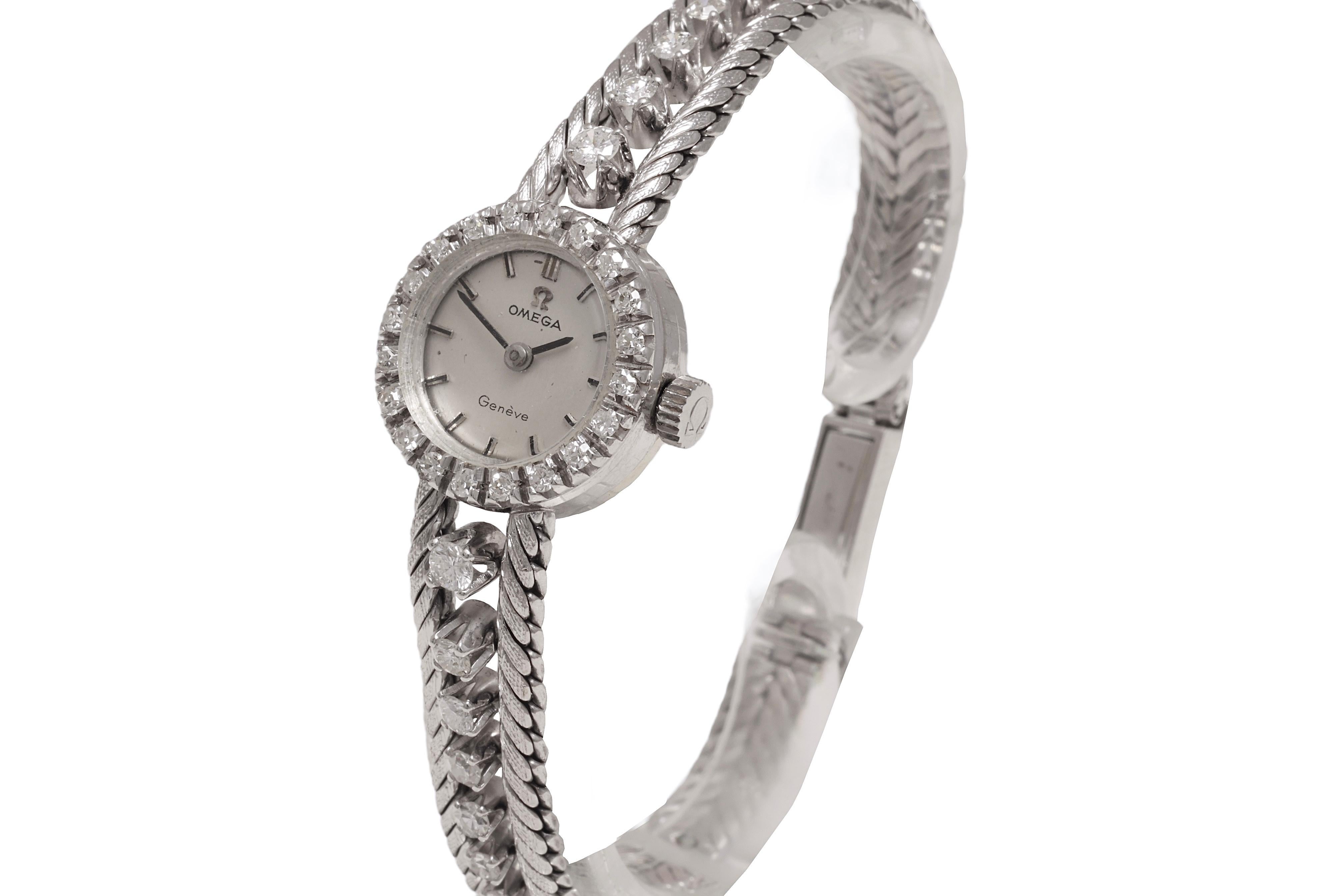 Artisan 18 kt. White Gold Omega Ladies Automatic Wristwatch with 1.32 ct. Diamonds