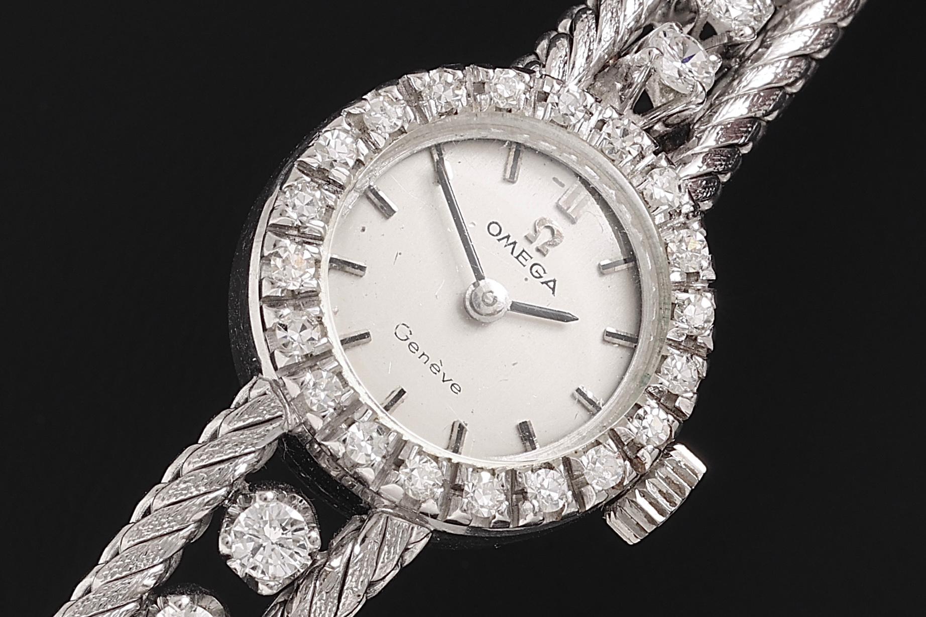 18 kt. White Gold Omega Ladies Automatic Wristwatch with 1.32 ct. Diamonds 3