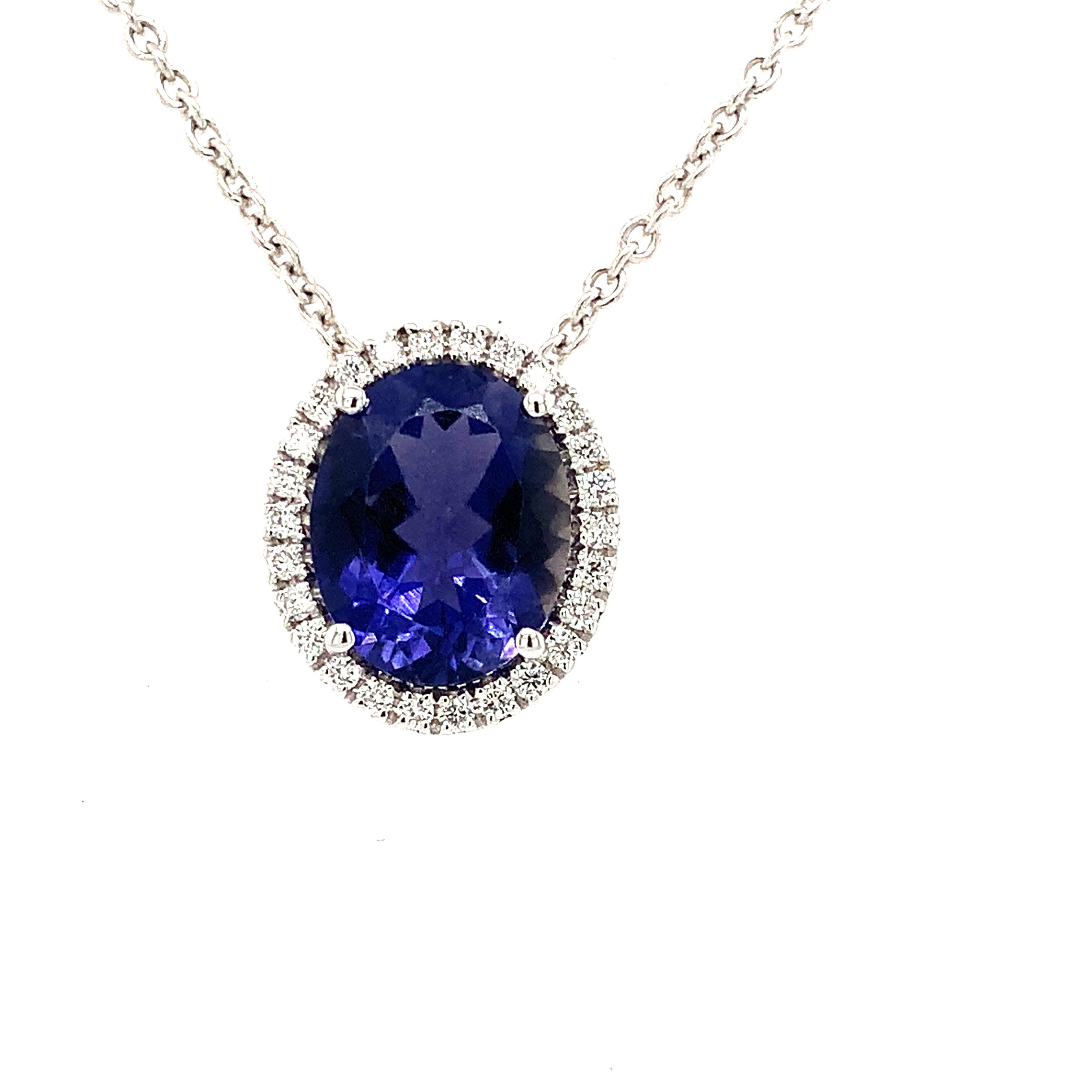 18 Kt White Gold Oval Shape Necklace in Iolite and White Diamond by Garavelli :
Discover timeless elegance with the 18 Kt White Gold Oval Shape Pendant in Iolite and White Diamond by Garavelli, a masterpiece of jewelry artistry.
Crafted from
