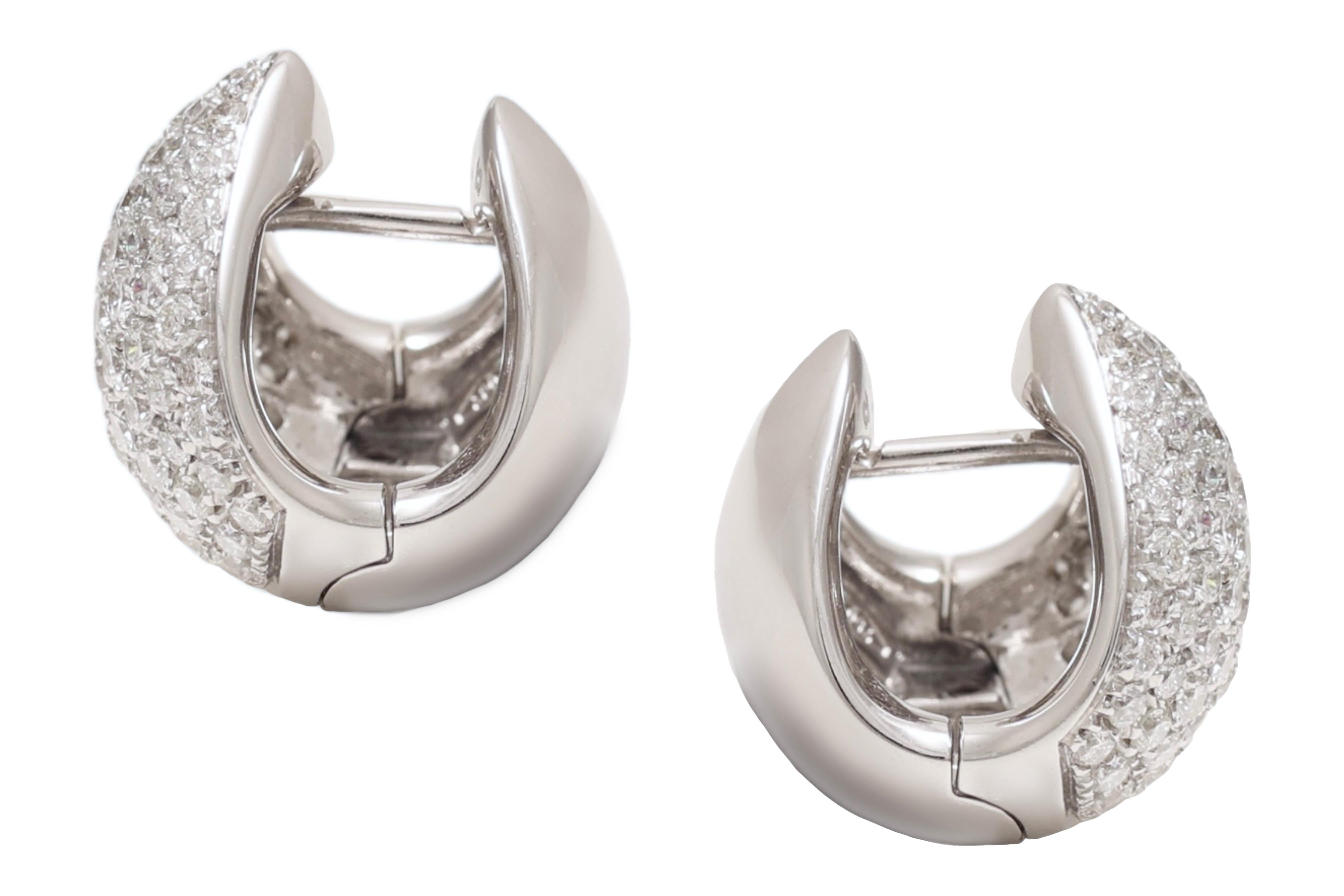 Taglio brillante Orecchini con pavé di diamanti in oro bianco 18 Kt in vendita