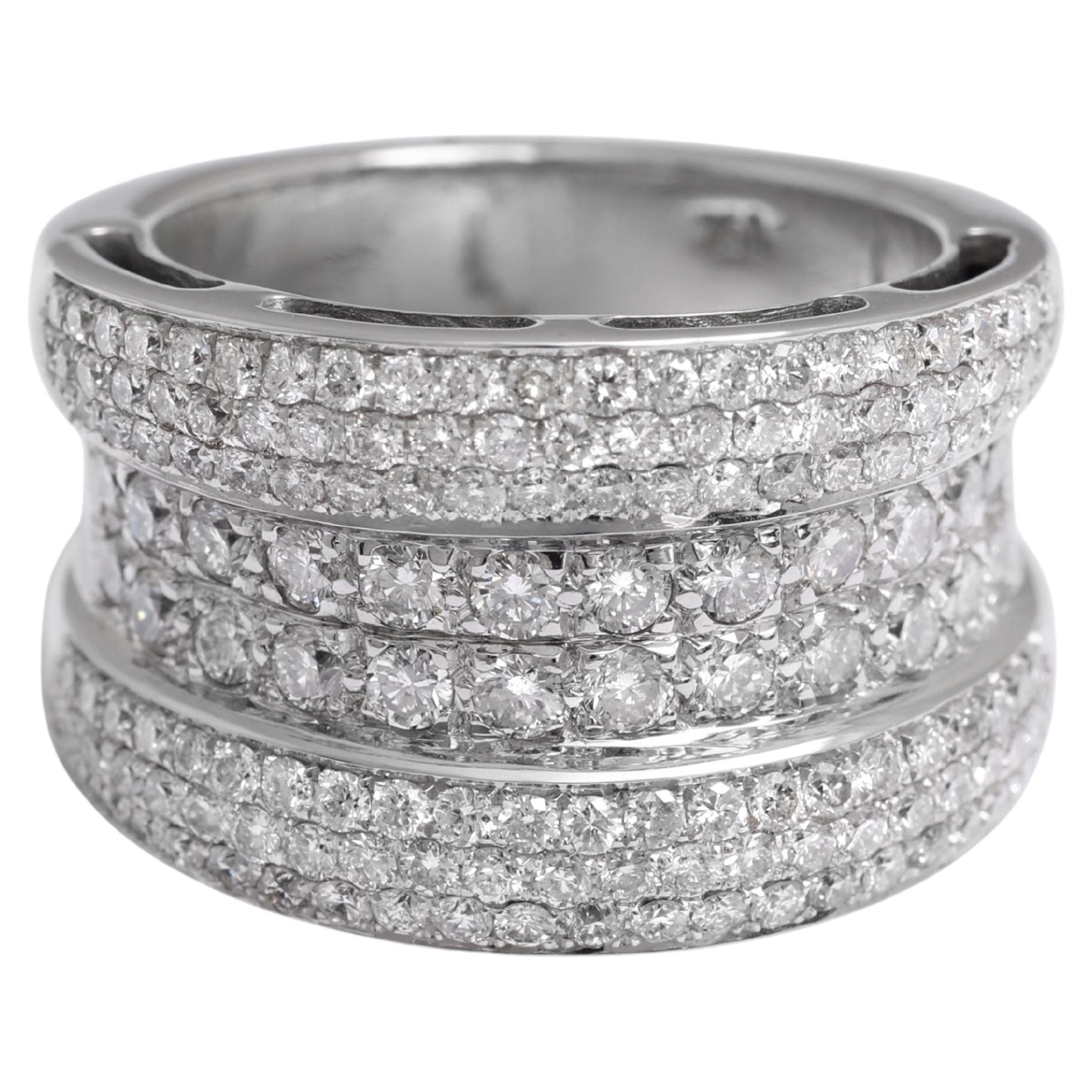 Bague en or blanc 18 ct à 3 anneaux sertis de diamants pavés