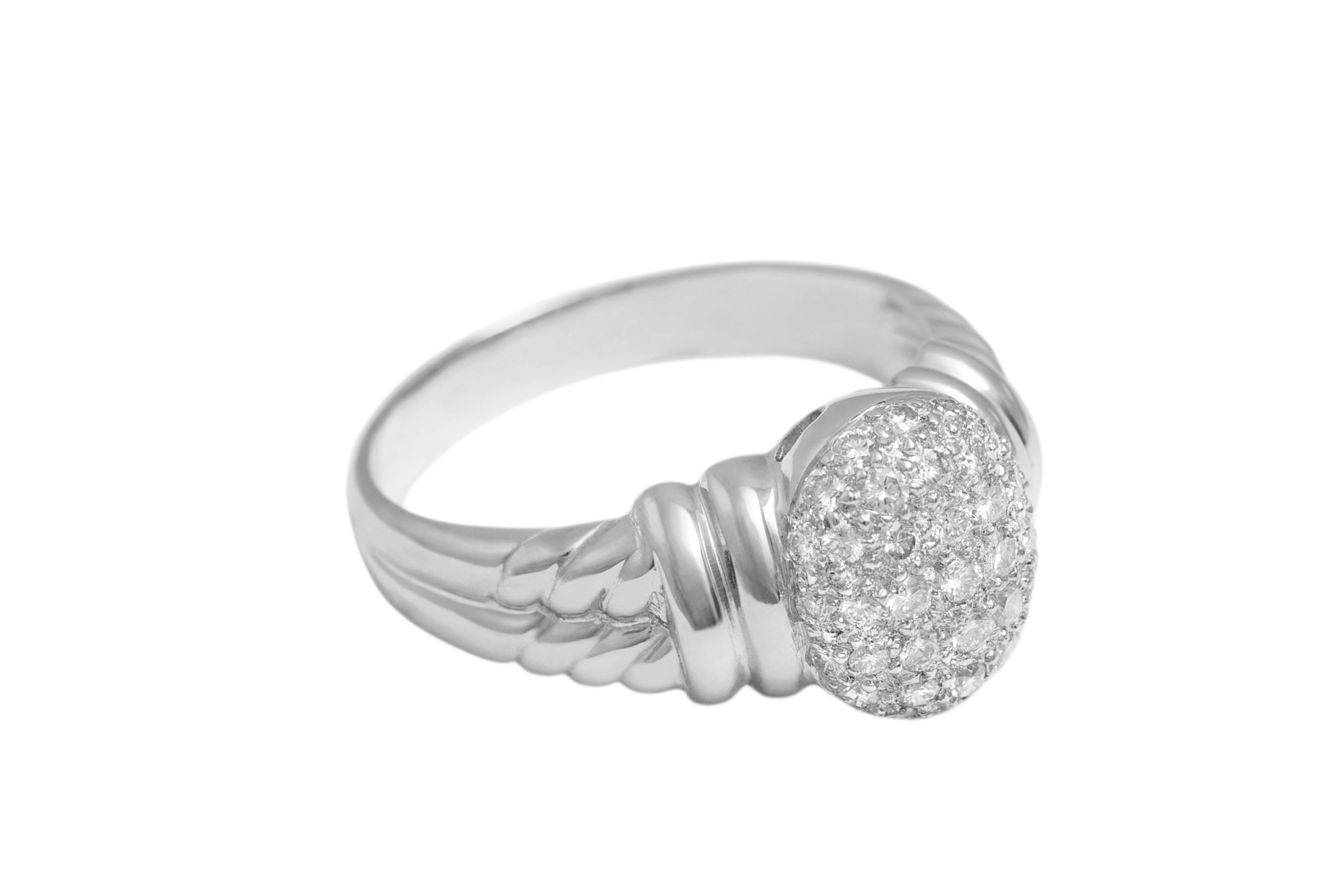 18 Kt White Gold Pavé Diamonds Set Ring In New Condition For Sale In Antwerp, BE