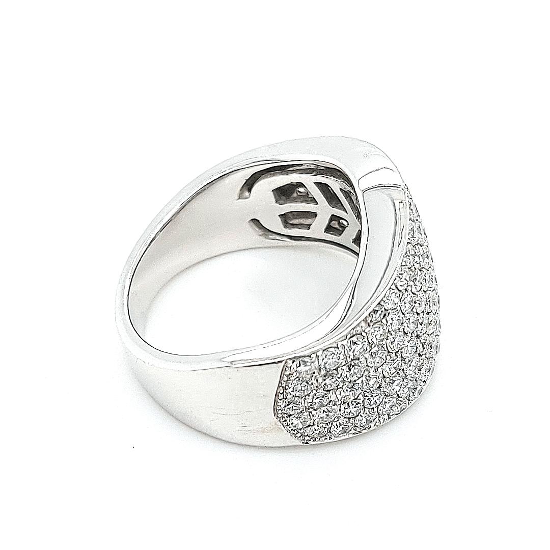 Women's or Men's 18kt White Gold Pavé Wave Diamond Ring with 2.6ct Diamonds For Sale