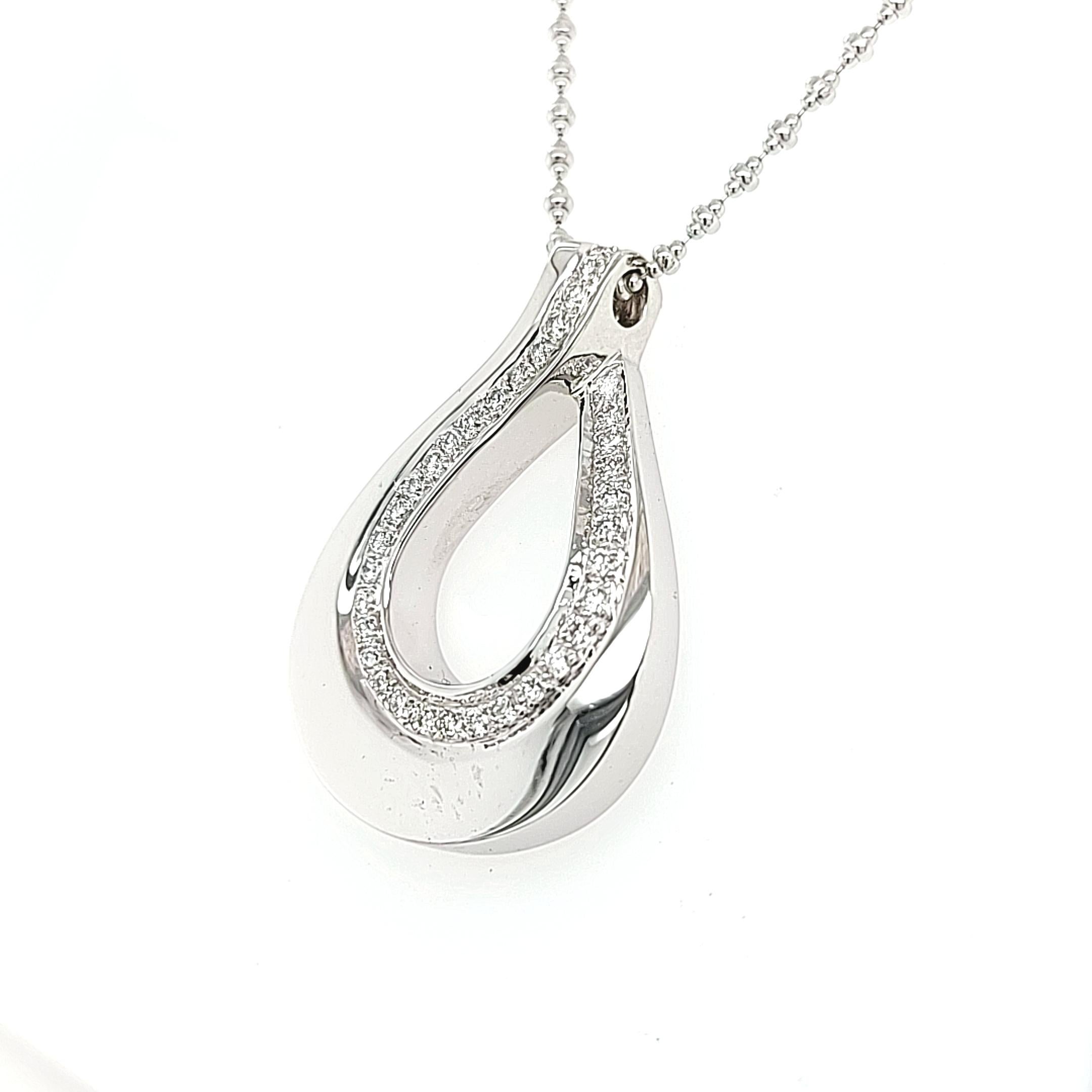 Women's or Men's 18 Karat White Gold Pear Shaped Pendant Necklace with Diamonds For Sale