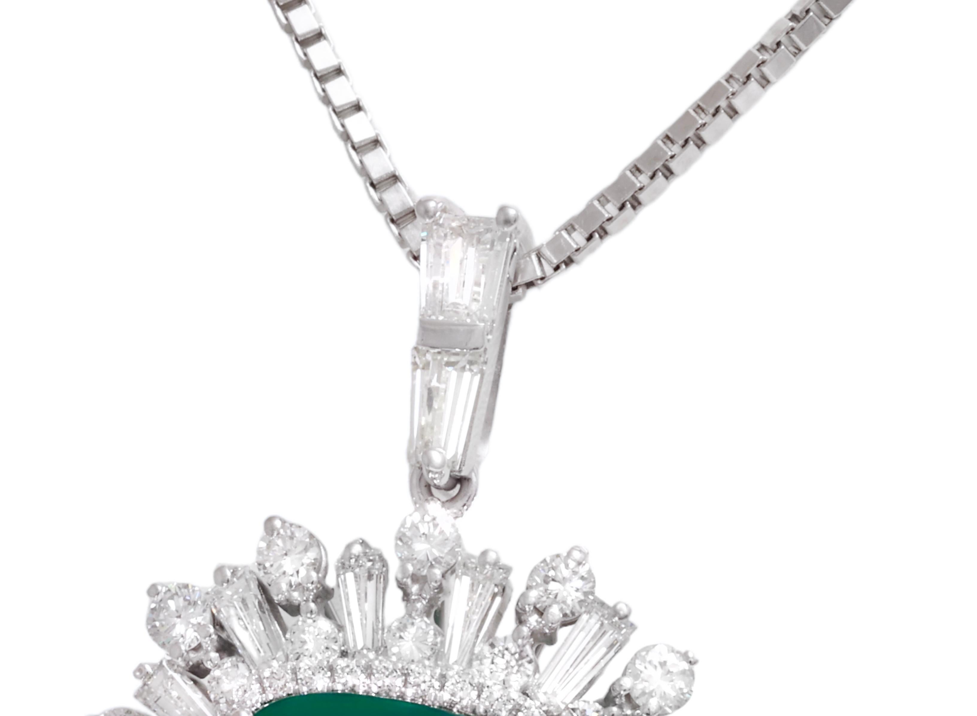 18 Kt White Gold Pendant / Hanger Intense Green Emerald 10.5 Ct & Diamonds For Sale 2