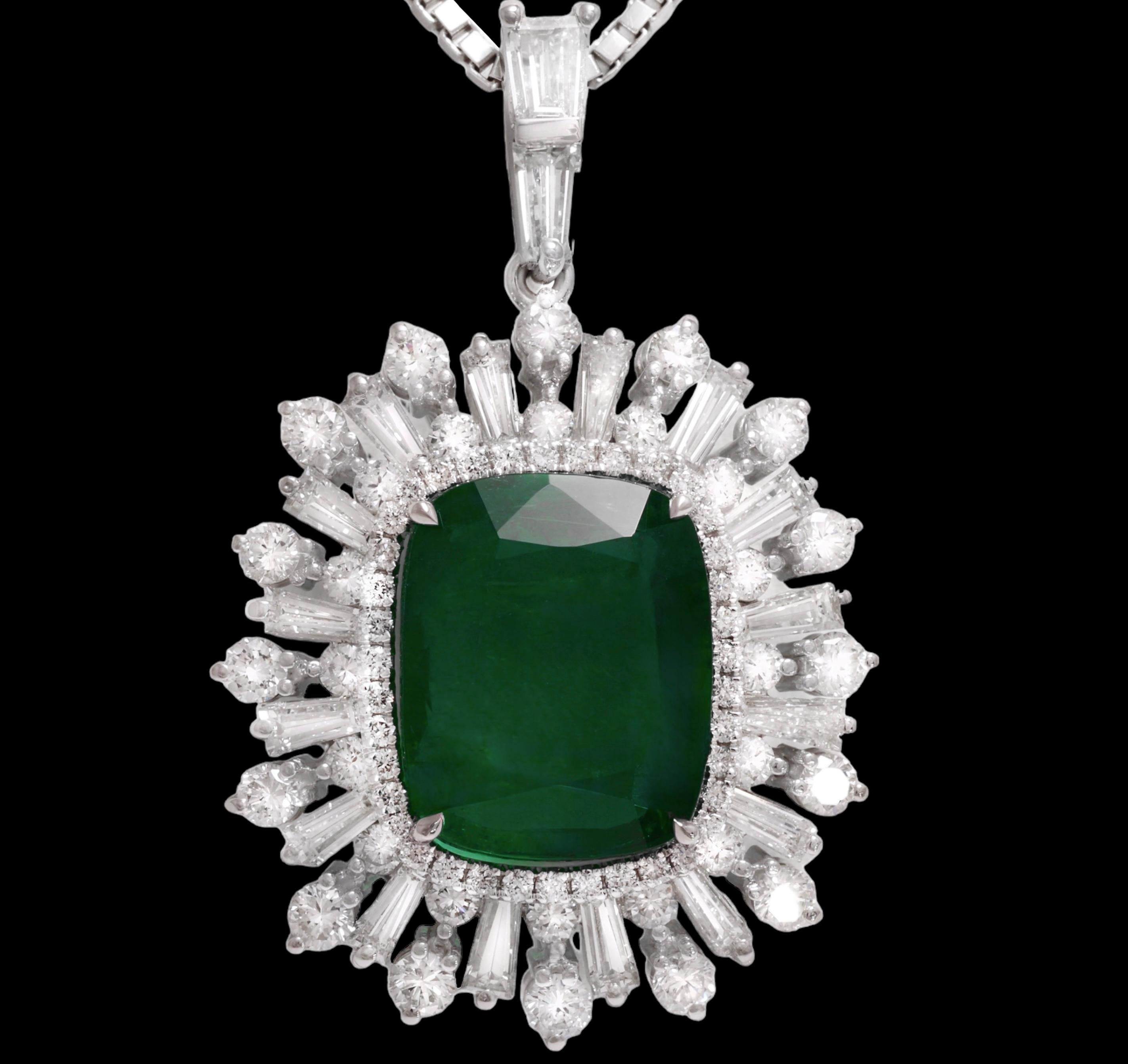 18 Kt White Gold Pendant / Hanger Intense Green Emerald 10.5 Ct & Diamonds For Sale 3