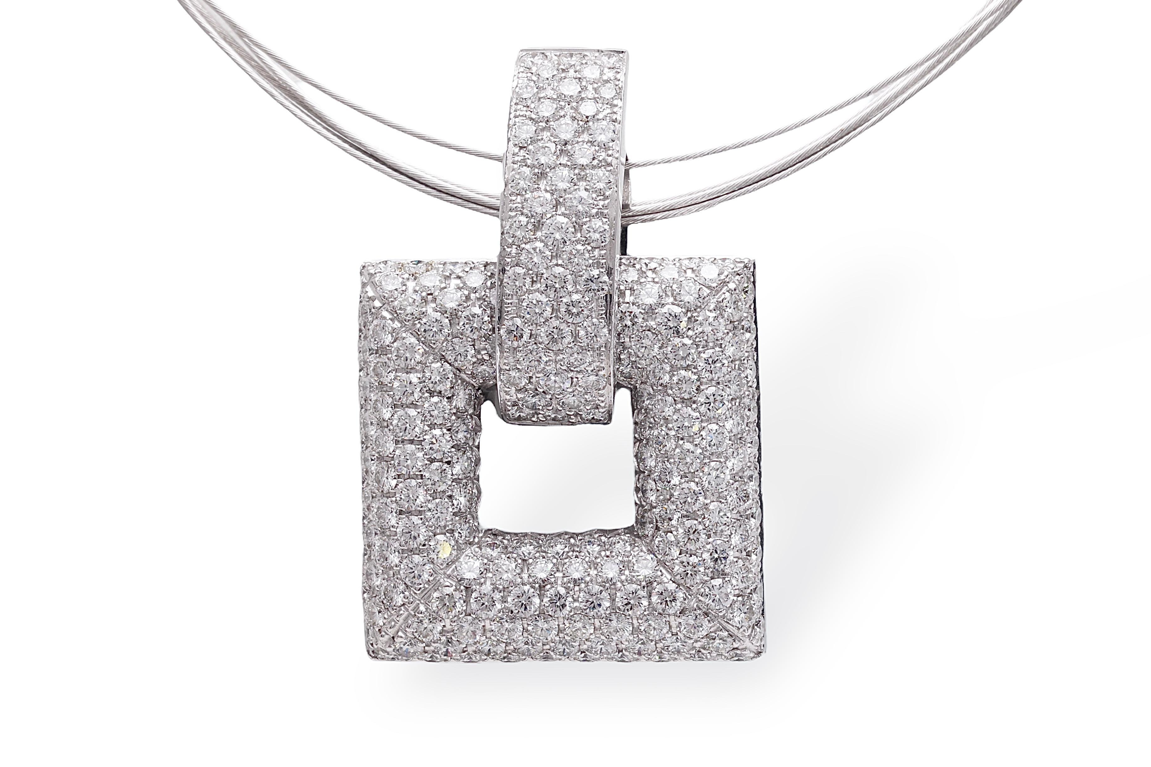 18 kt white gold Pendant with 5.75 ct. Diamonds, 18kt Gold Multi strand Necklace For Sale