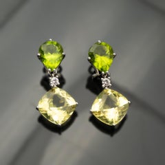 Boucles d'oreilles à clip en or blanc 18 KT avec péridot, citrine et diamant