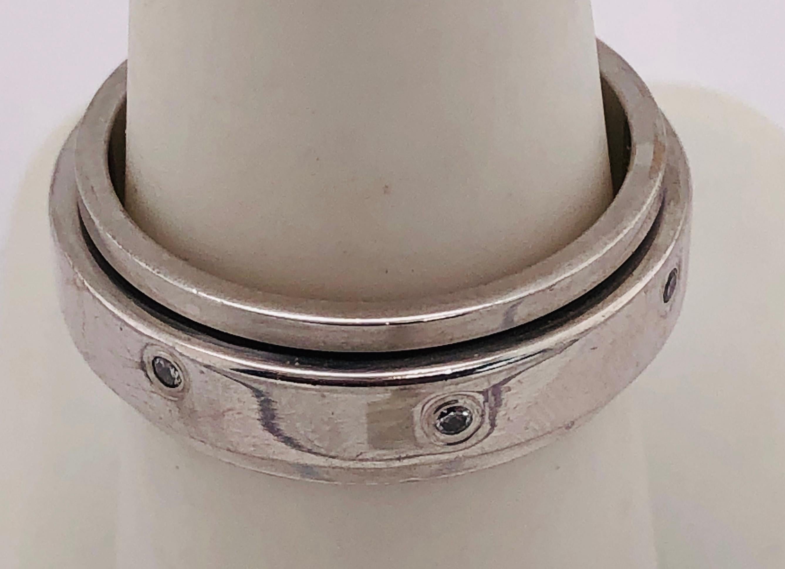 Taille ronde Piaget, alliance tournante de luxe en or blanc 18 carats et diamants en vente