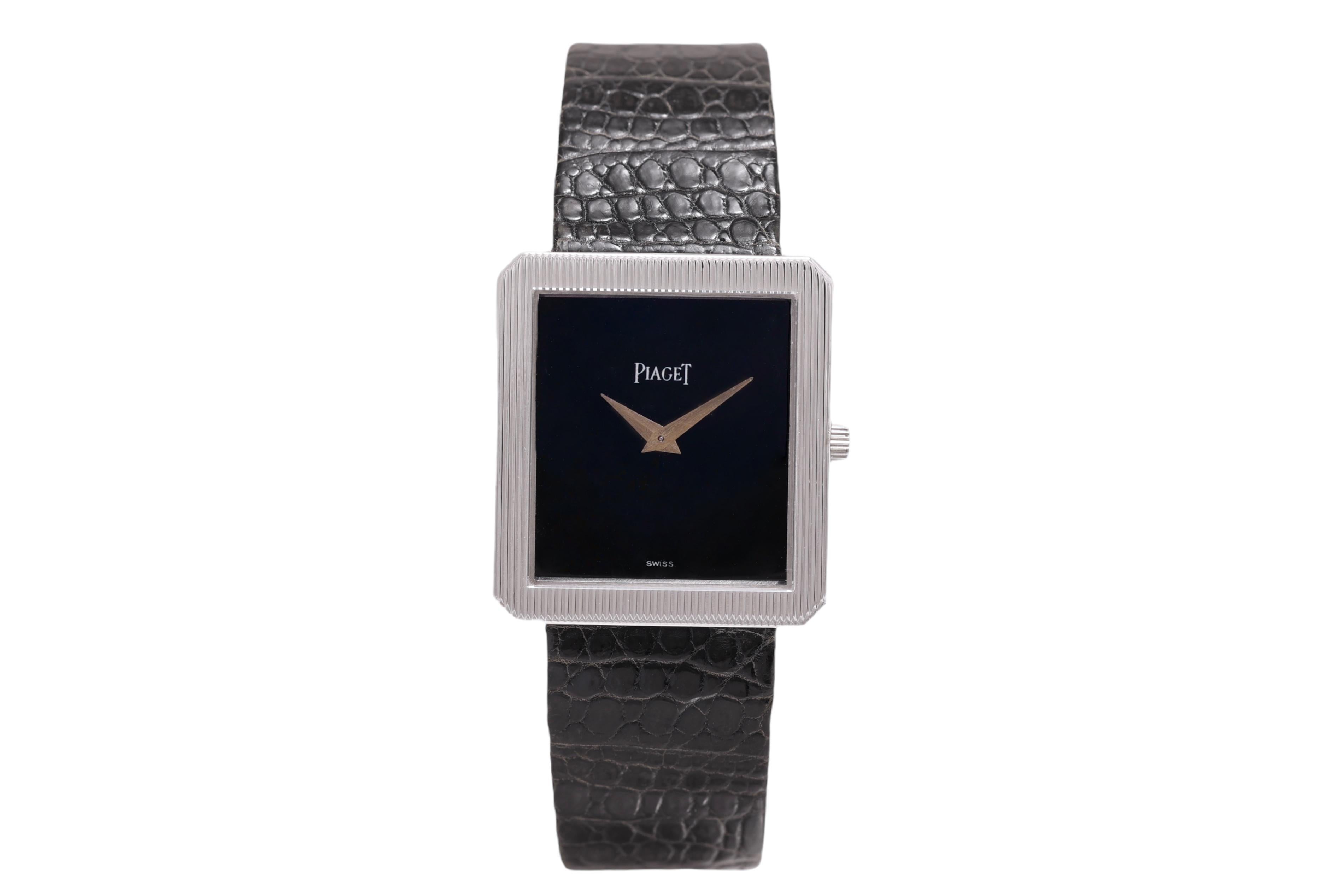 Collectors 18 Kt White Gold Piaget Protocole Wrist Watch, Manual Winding

Movement : Mechanical Manual Winding, Caliber 9P

Dial : Black

Case : Tapistry Motif 18 Kt Solid White Gold, 25mm x 27.3 mm

Strap : Piaget Leather Strap damged back,we will