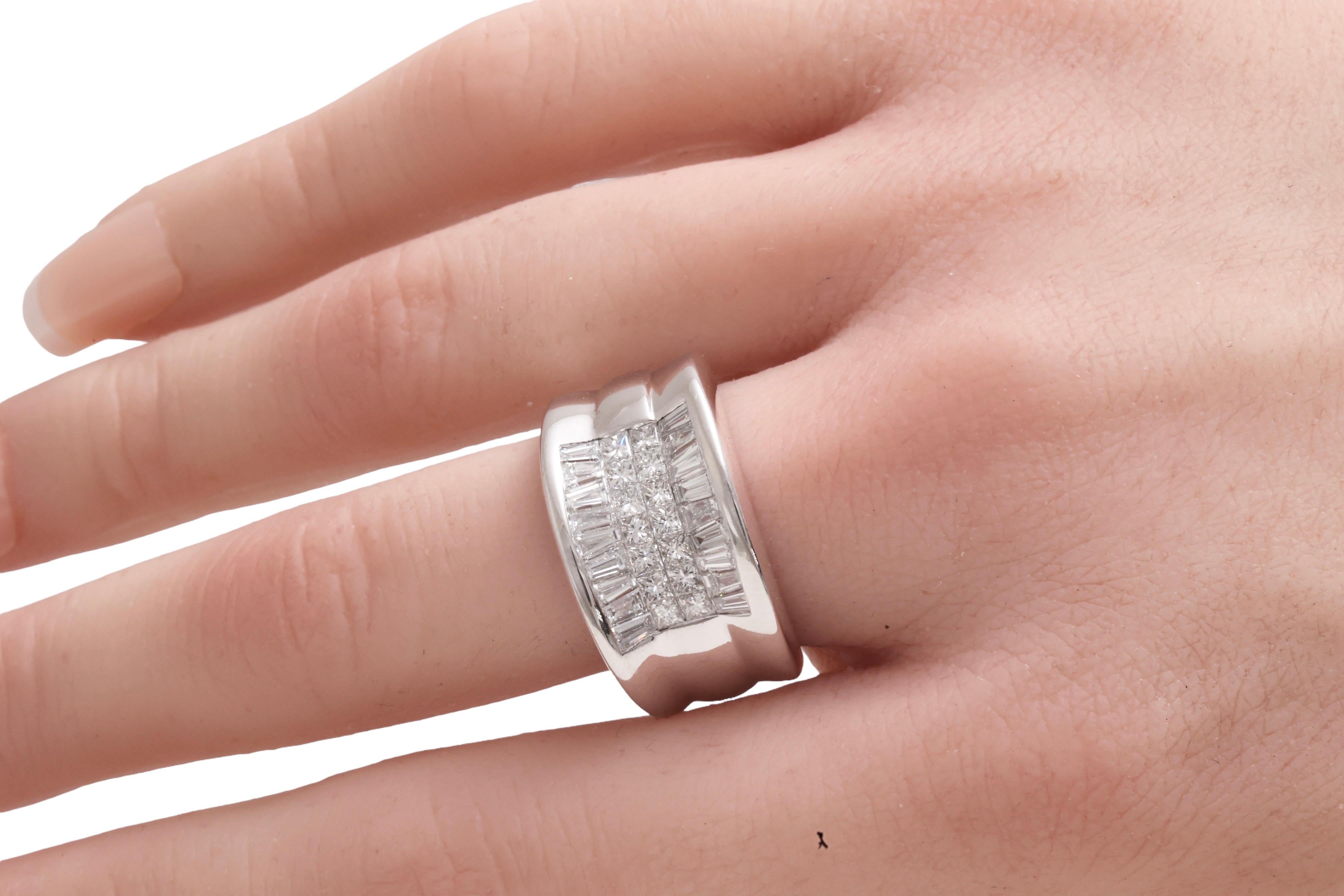 18 Kt White Gold Princess & Tapered Baguette Diamond Ring For Sale 3