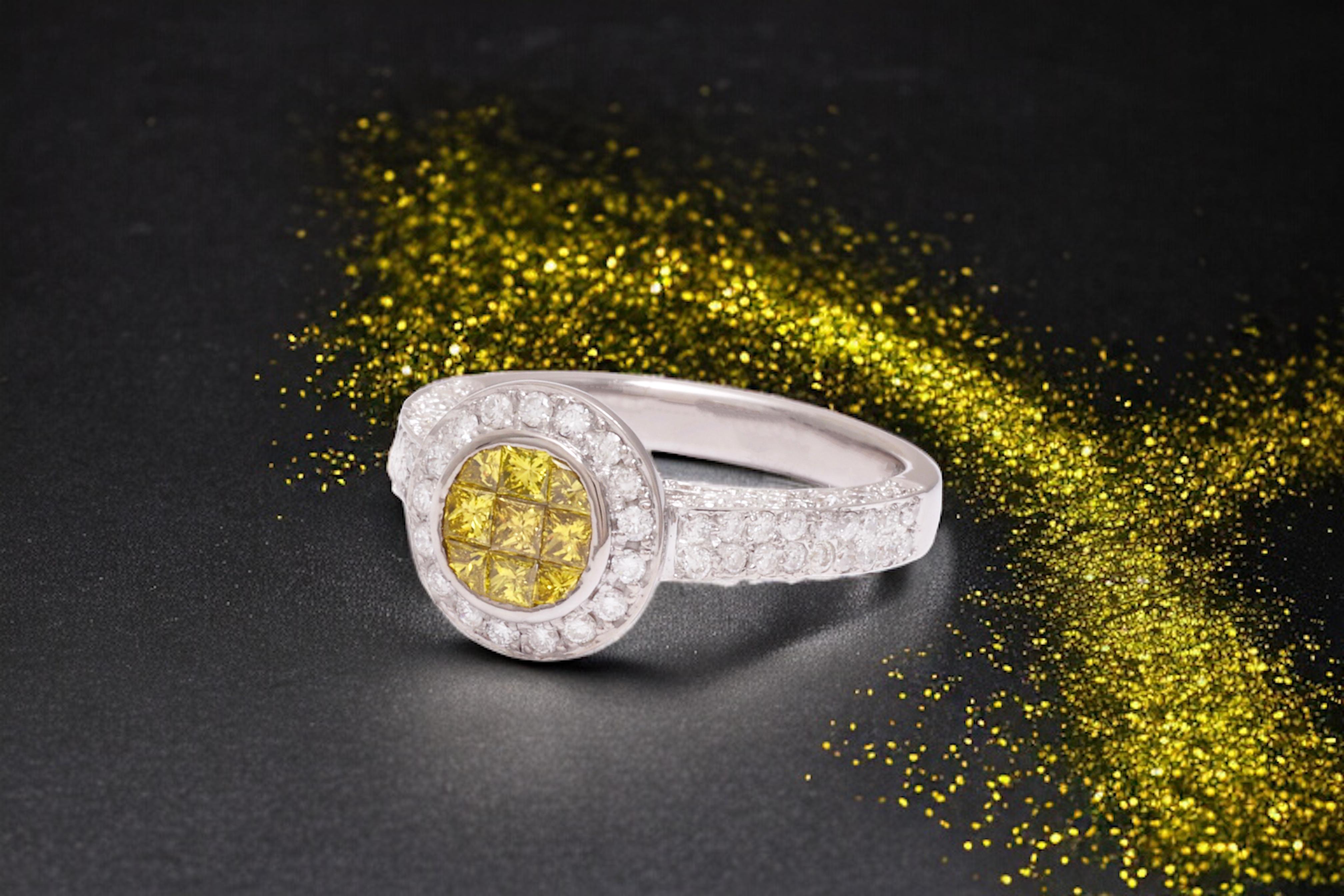 18 kt. Weißgold-Ring  1,7 ct. Unsichtbare Prinzessin Fancy Gelbe & Weiße Diamanten im Angebot 8